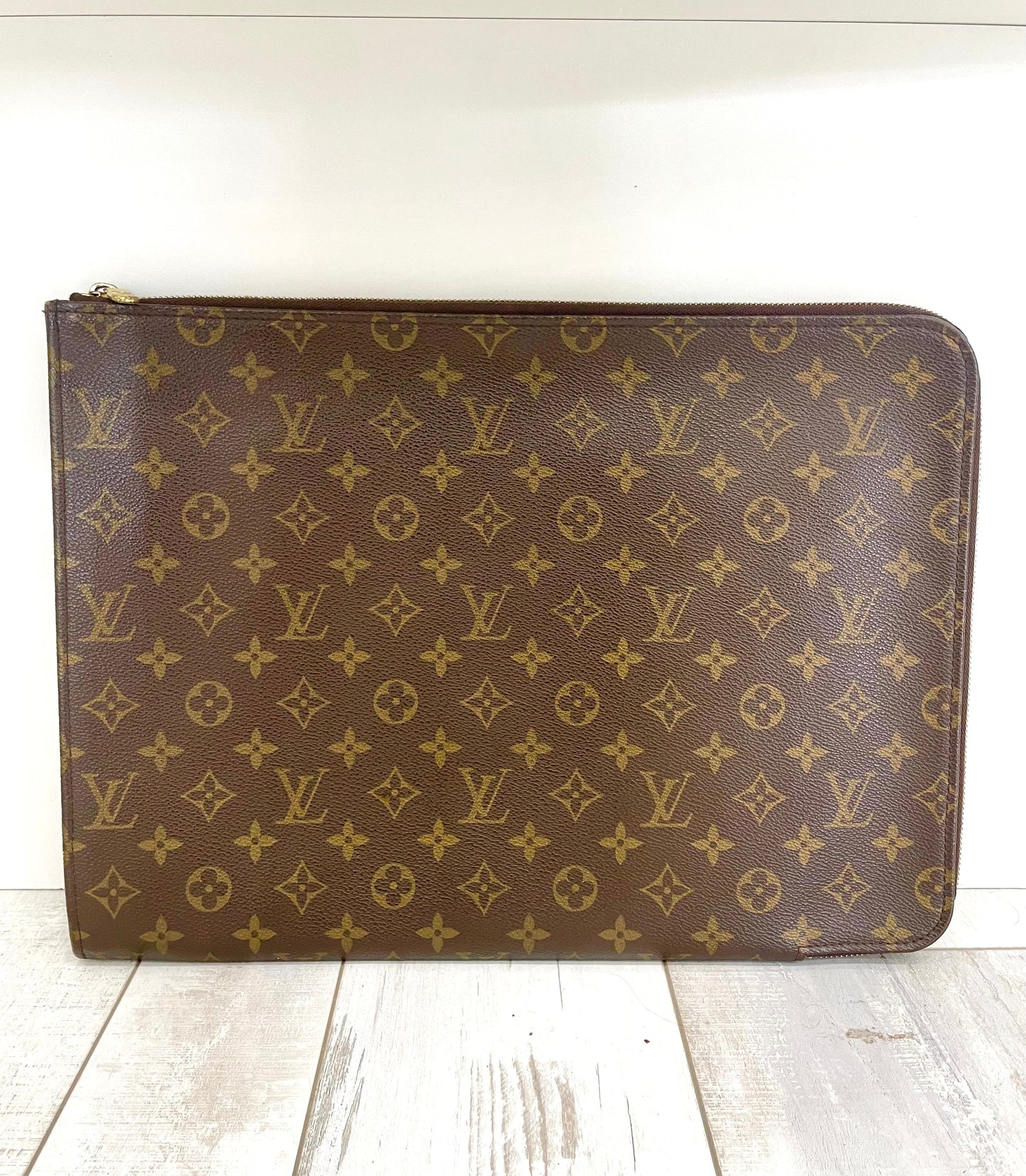 Luxury Women's Handbag | LOUIS VUITTON MONOGRAM POCHE LAPTOP/ DOCUMENT SLEEVE
