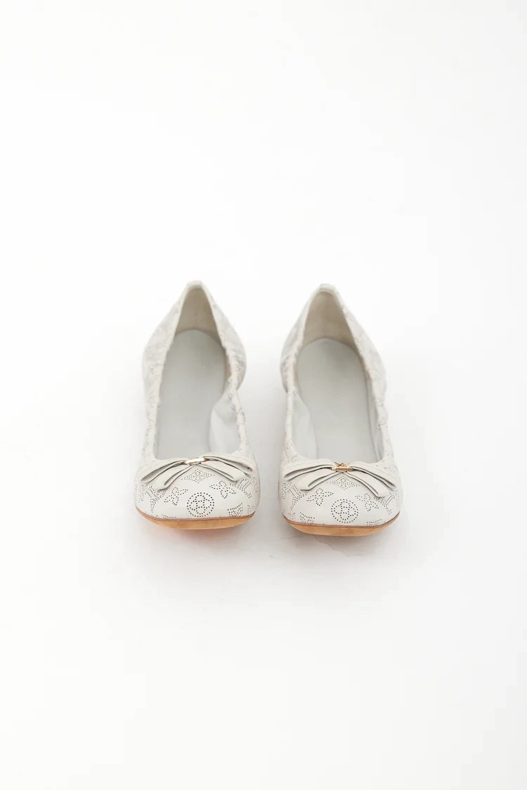 LOUIS VUITTON MONOGRAM MAHINA LEATHER BALLET FLATS