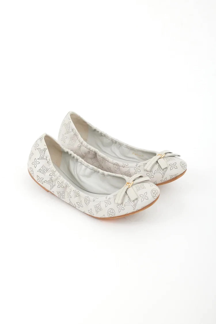LOUIS VUITTON MONOGRAM MAHINA LEATHER BALLET FLATS