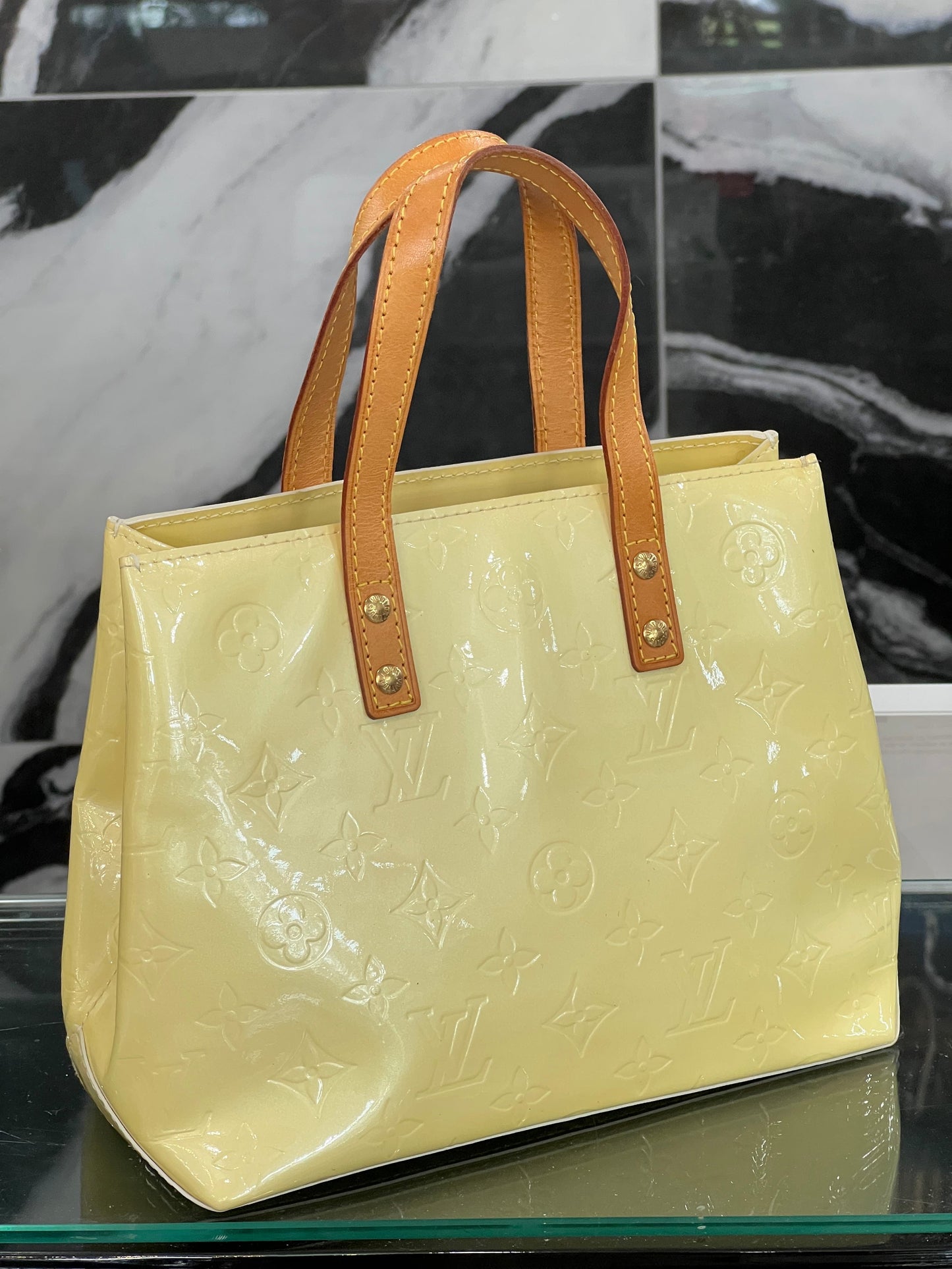 Luxury Women's Tote Bag | LOUIS VUITTON MONOGRAM VERNIS READE PM PERLE TOTE