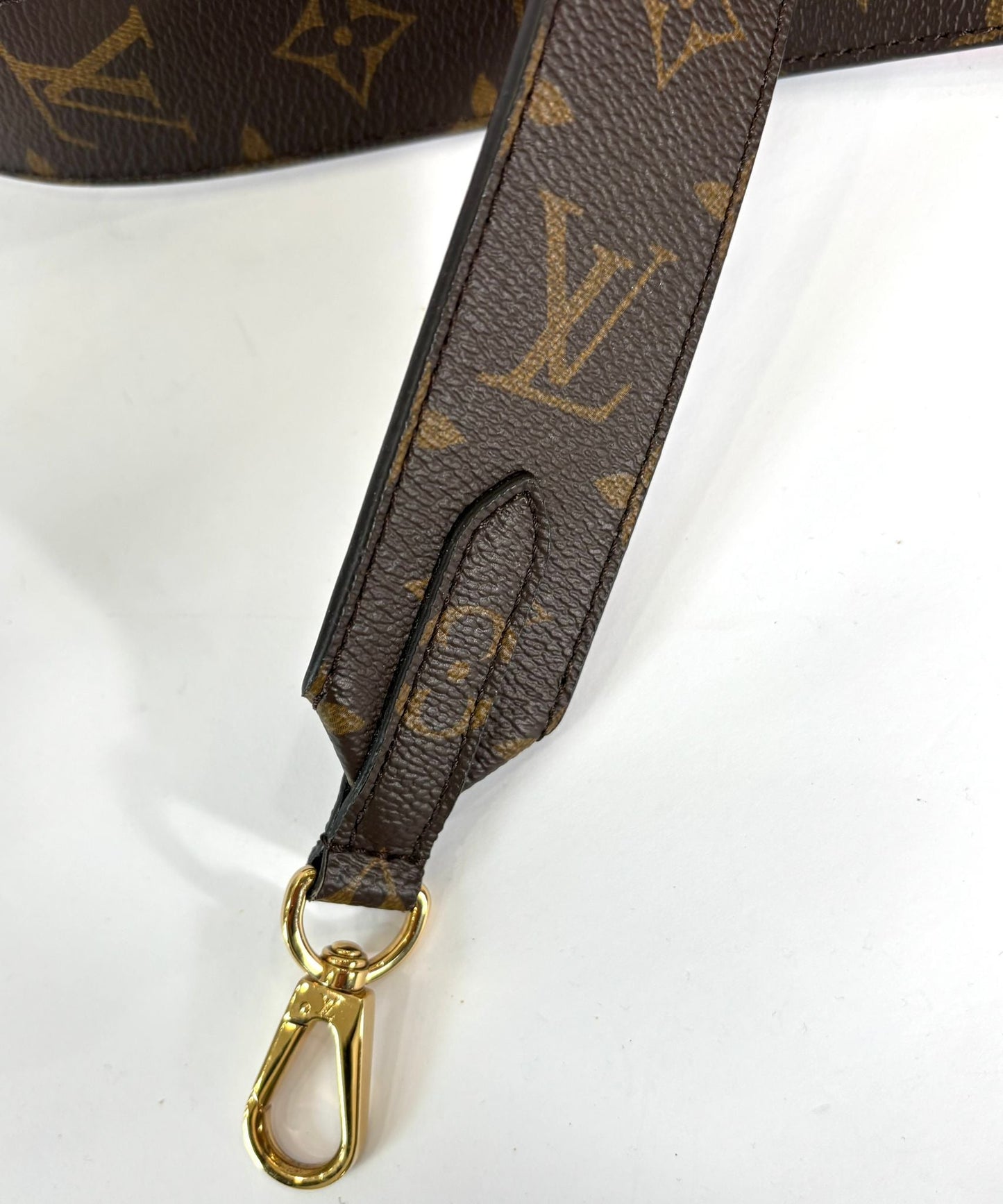 Elegant Women's Shoulder Bag | LOUIS VUITTON MONOGRAM BANDOULIERE SHOULDER STRAP