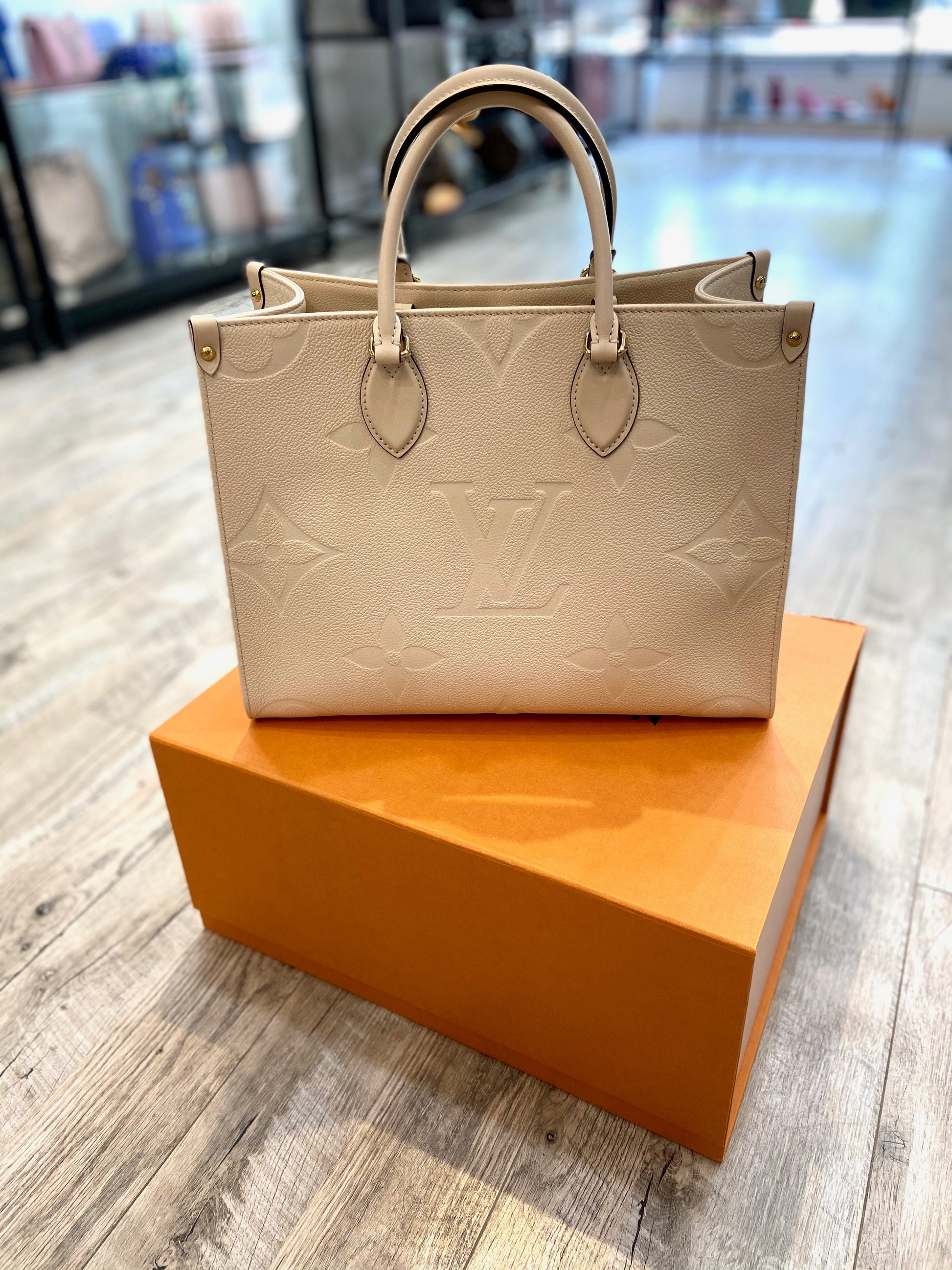 LOUIS VUITTON EMPREINTE LEATHER GIANT MONOGRAM ONTHEGO TOTE BAG
