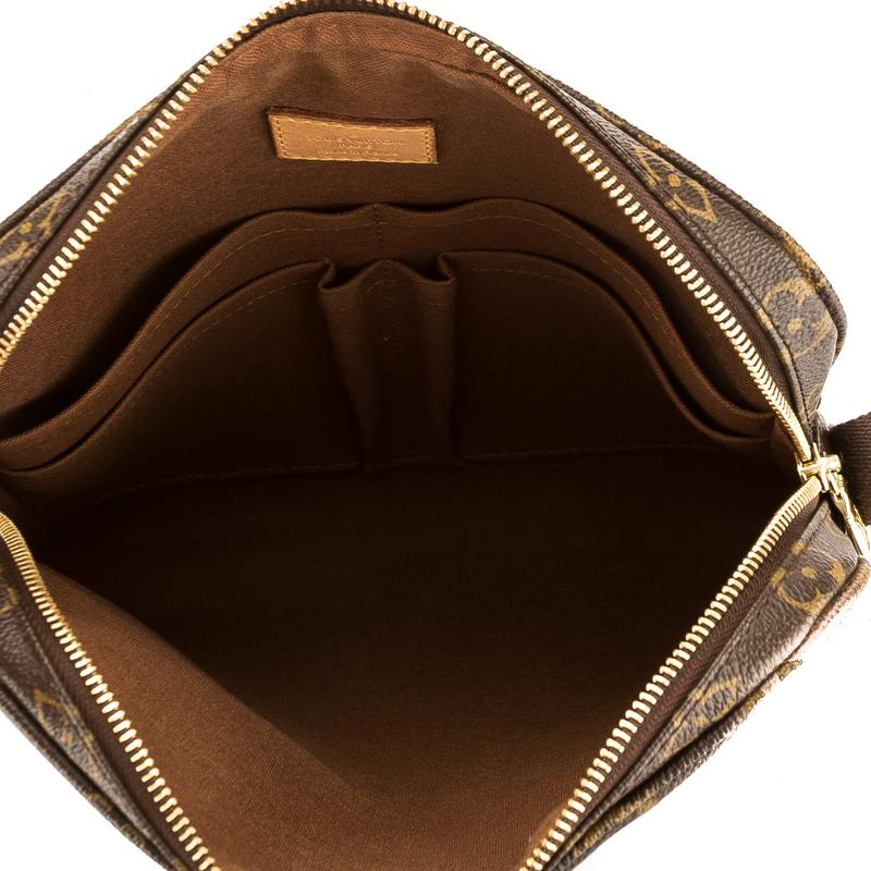 Luxury Women's Handbag | Louis Vuitton Monogram Canvas Trotteur Beaubourg Bag