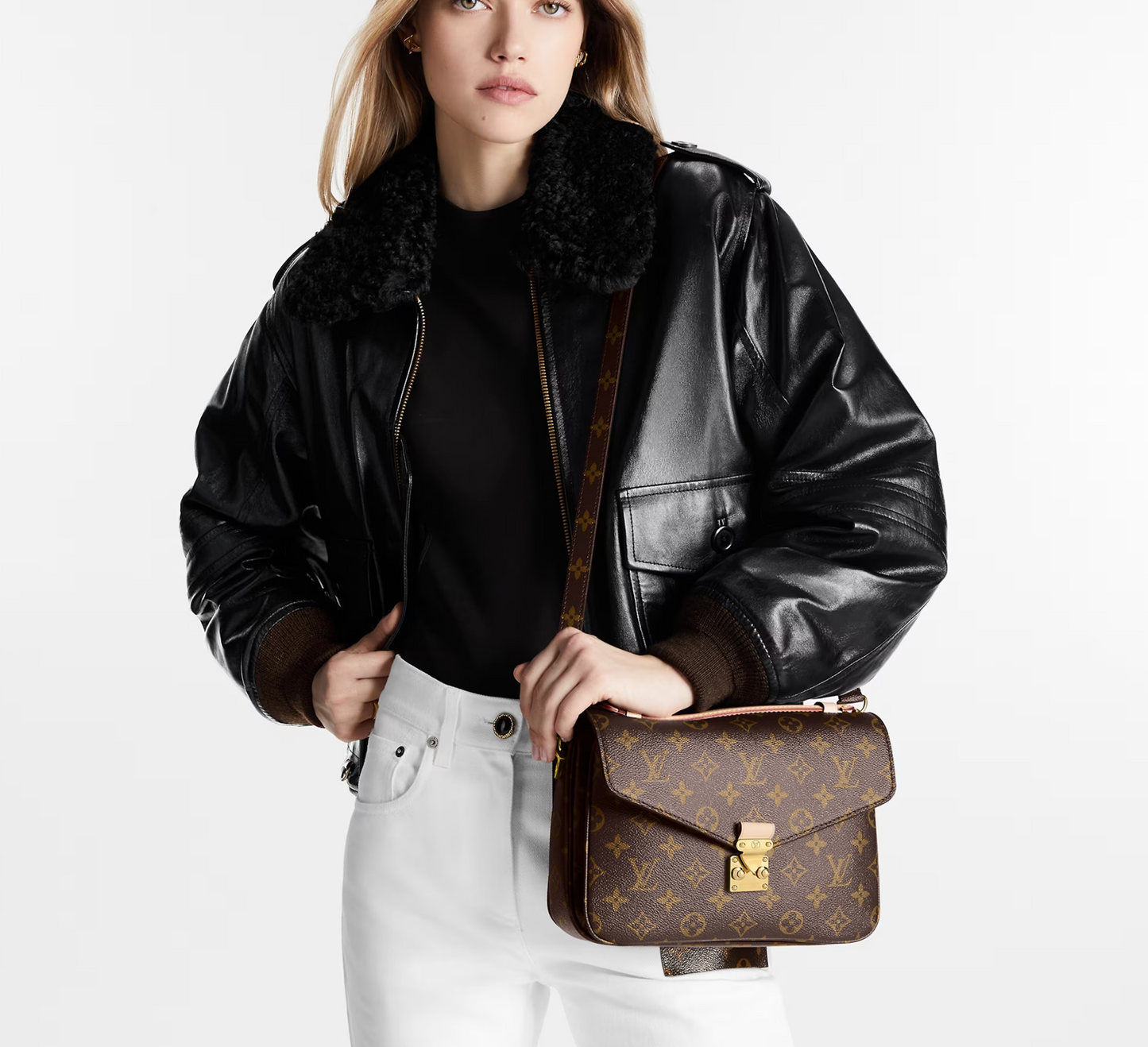 Designer Women's Crossbody Bag | LOUIS VUITTON MONOGRAM POCHETTE MÉTIS BAG