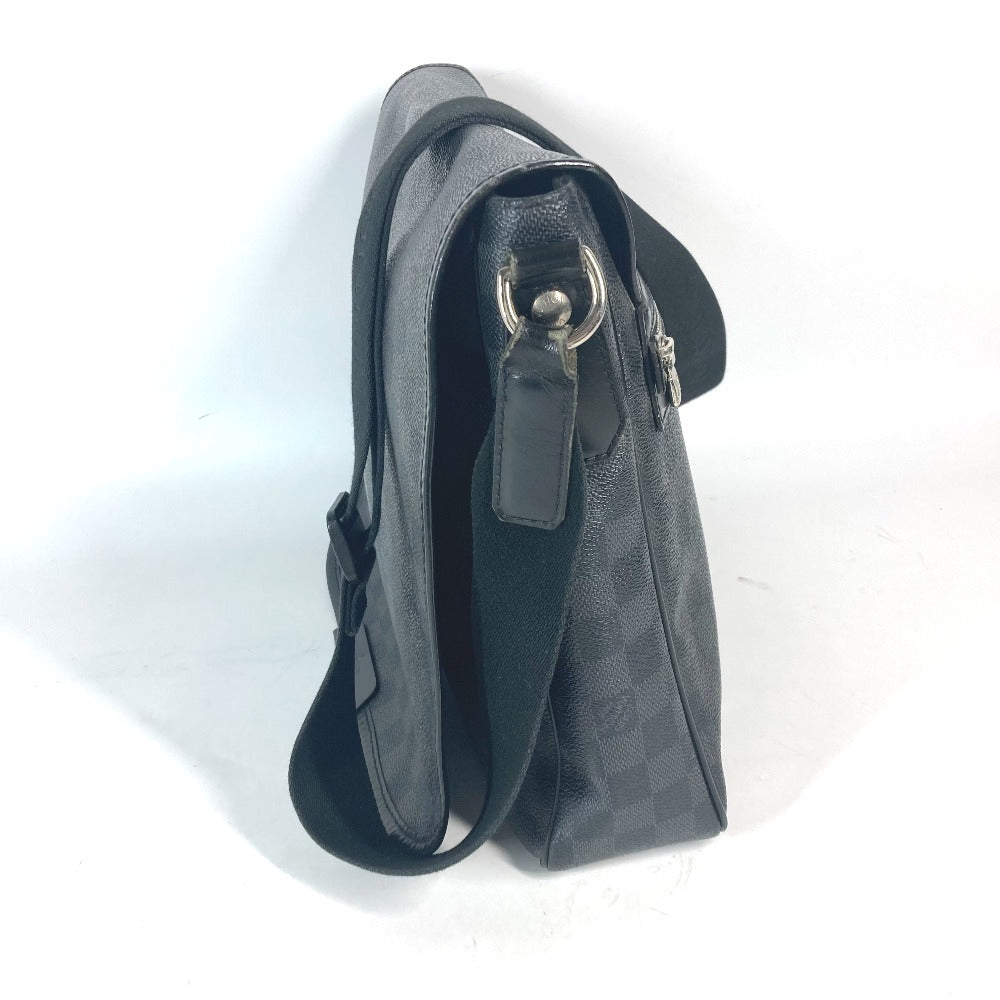 LOUIS VUITTON Shoulder Bag Damier Grafitto Canvas black Damier Grafitte District MM