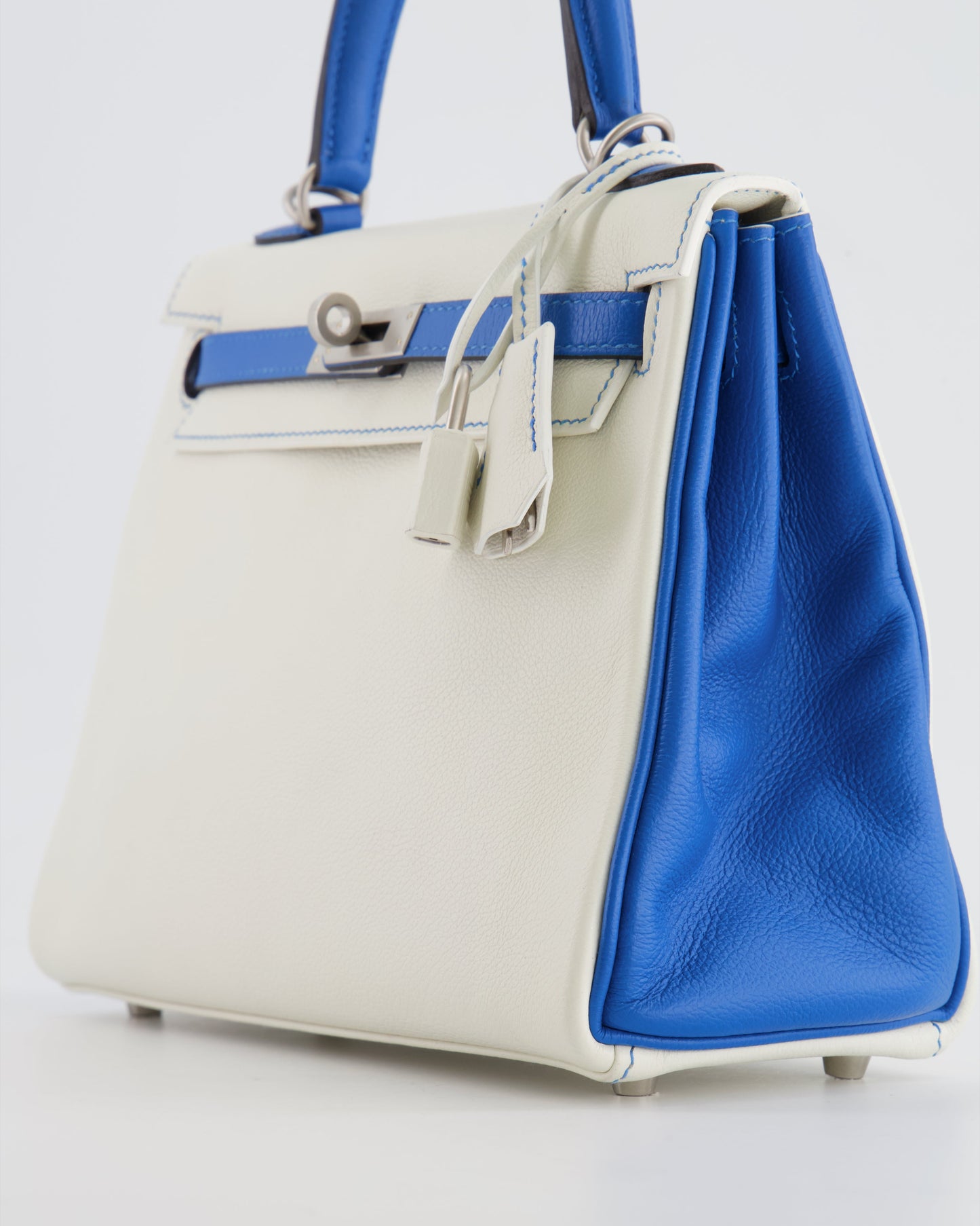 Hermes HSS Kelly 25 Retourne Bag in White and Bleu Mykonos Evercolor Leather with Contrast Stitching and Brushed Palladium Hardware