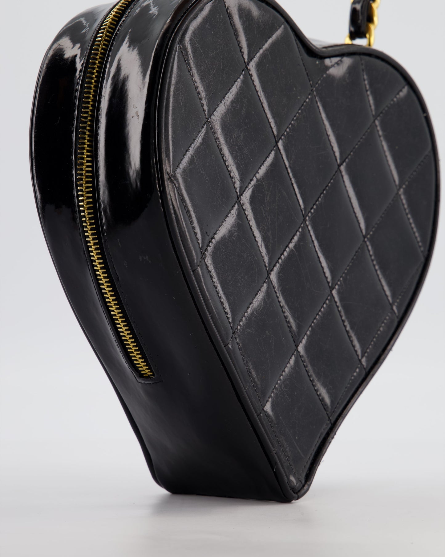 *RARE COLLECTORS ITEM* Chanel 1995 Vintage Black Heart Vanity Bag with White CC Logo and Gold Chain Handle Detail
