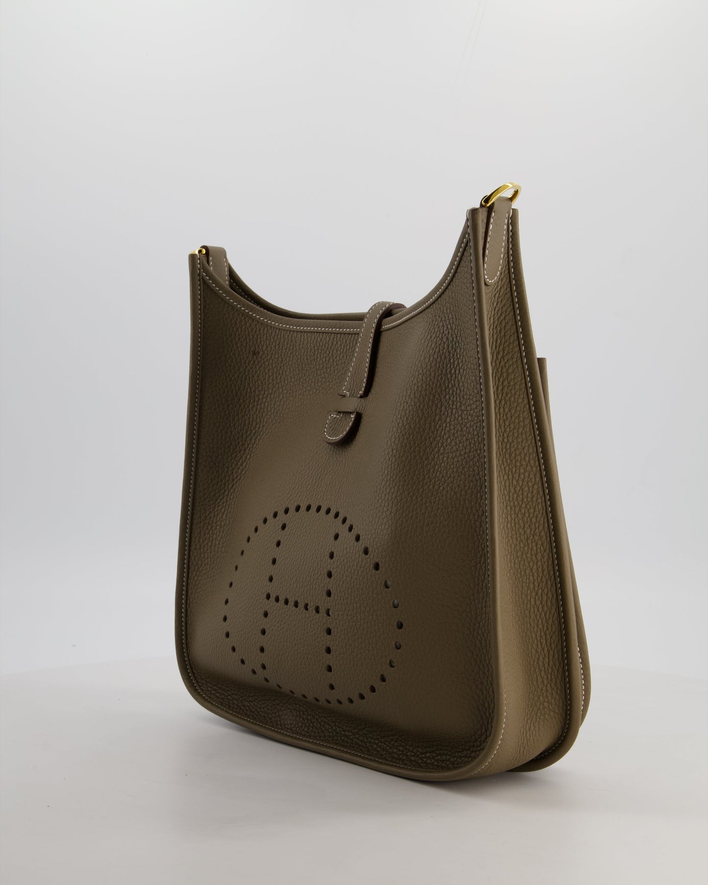 Hermes Evelyne III 29 Bag in Etoupe Taurillon Clemence Leather with Gold Hardware