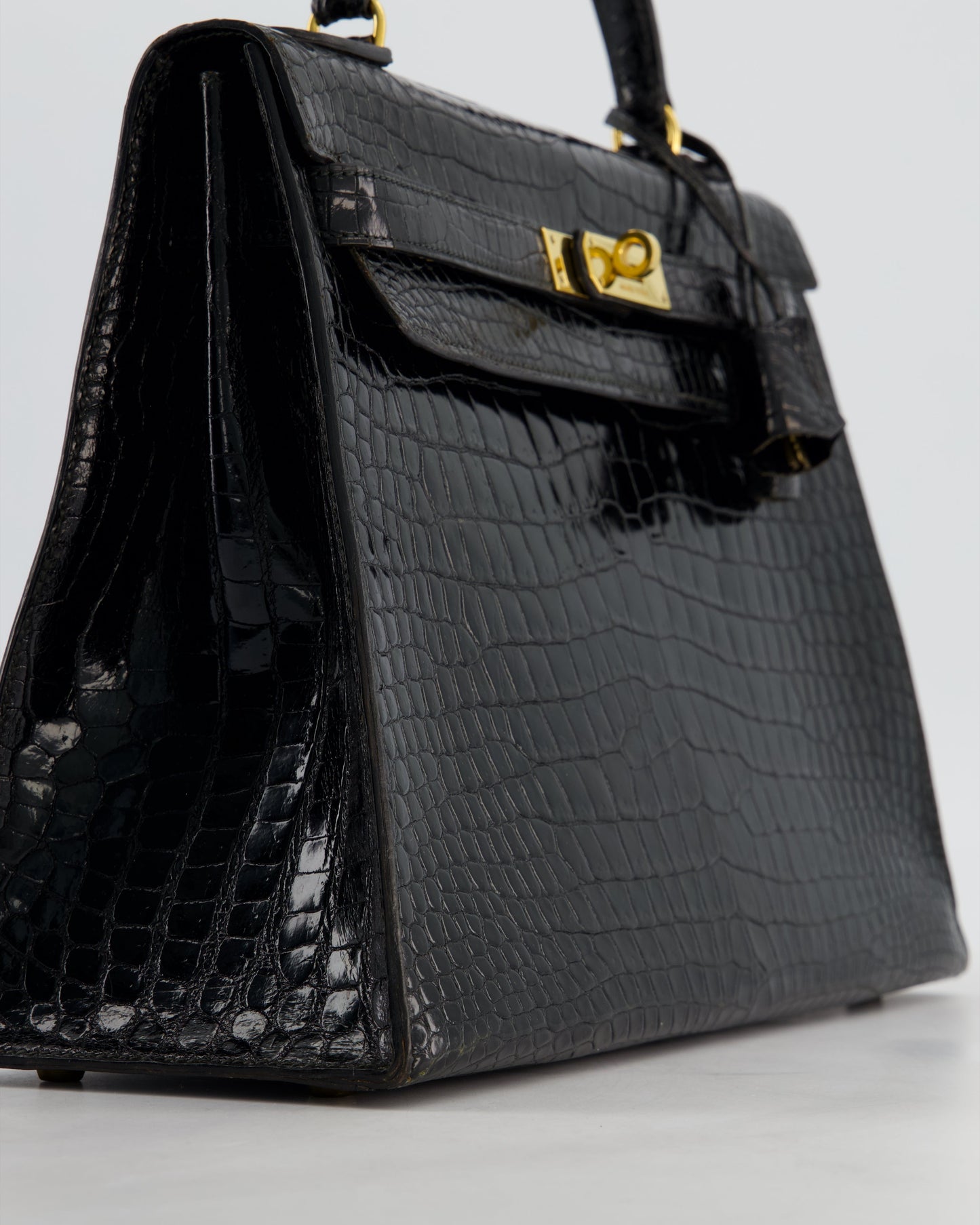 *HOT* Hermes Vintage Kelly 32 Sellier Bag in Noir Porosus Crocodile Leather with Gold Hardware