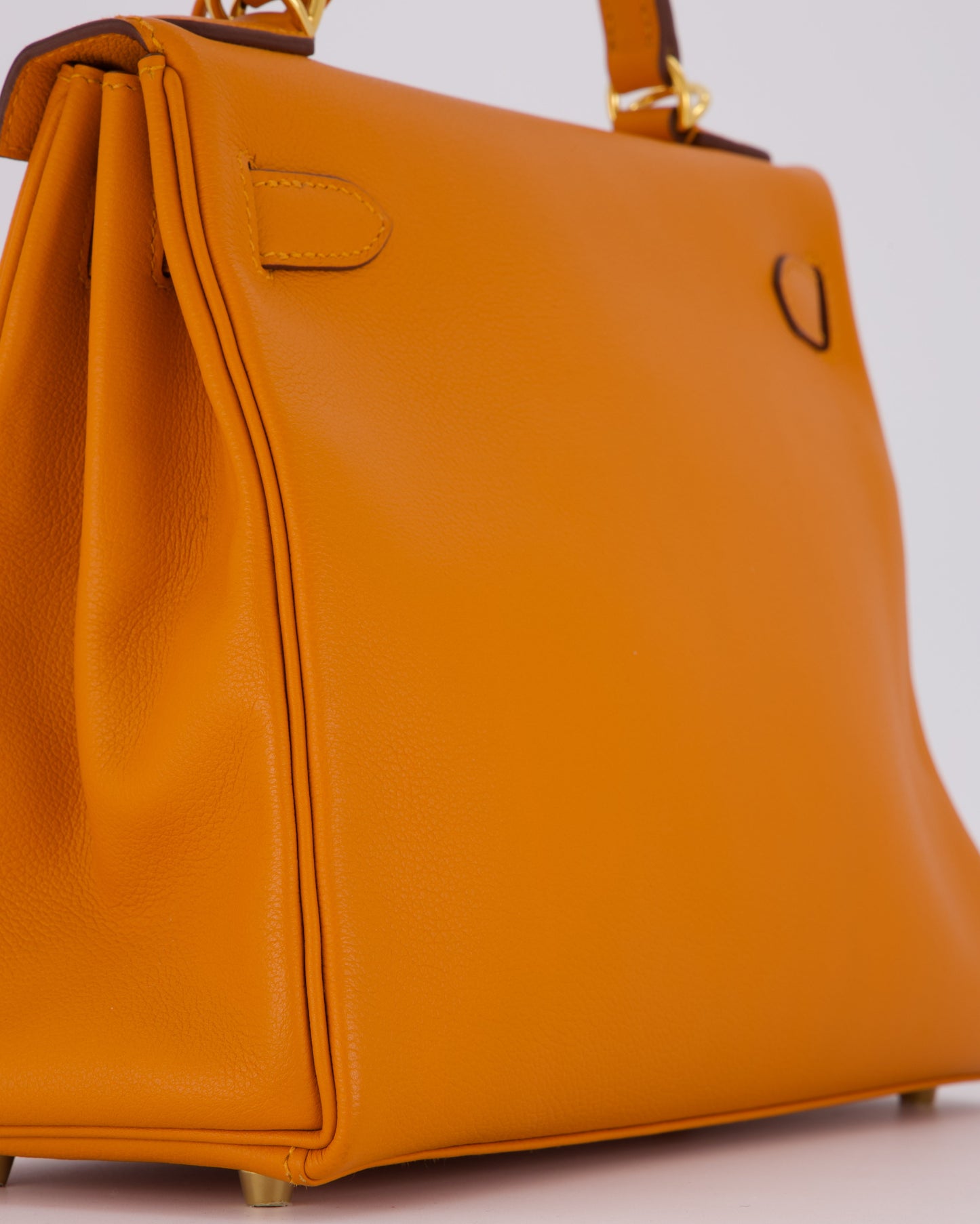 Hermes Kelly 28 Retourne Bag in Abricot Evercolor Leather with Gold Hardware