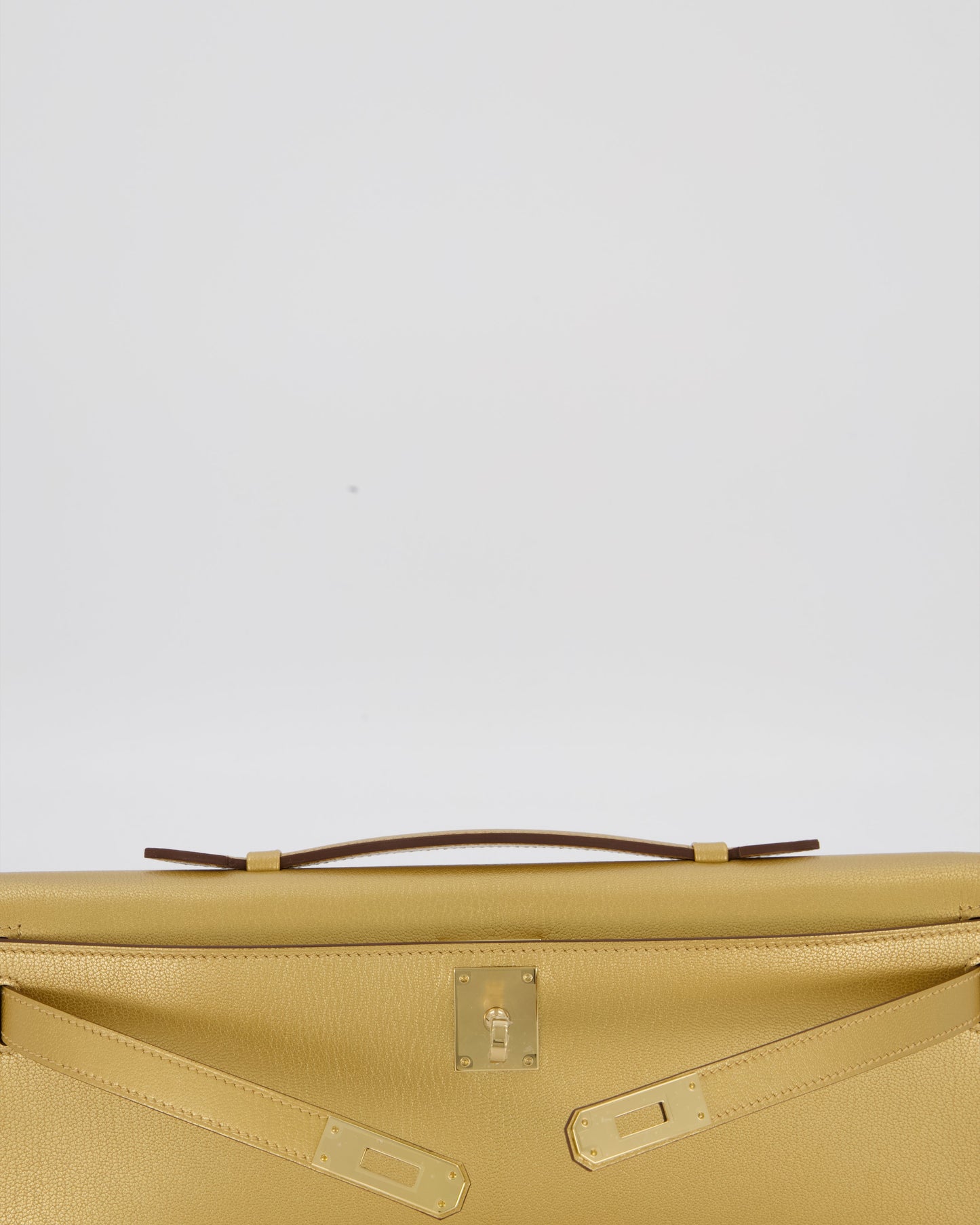 *SUPER RARE* Hermes Kelly Cut Bag in Doré Chévre Chamkila Leather with Permabrass Hardware