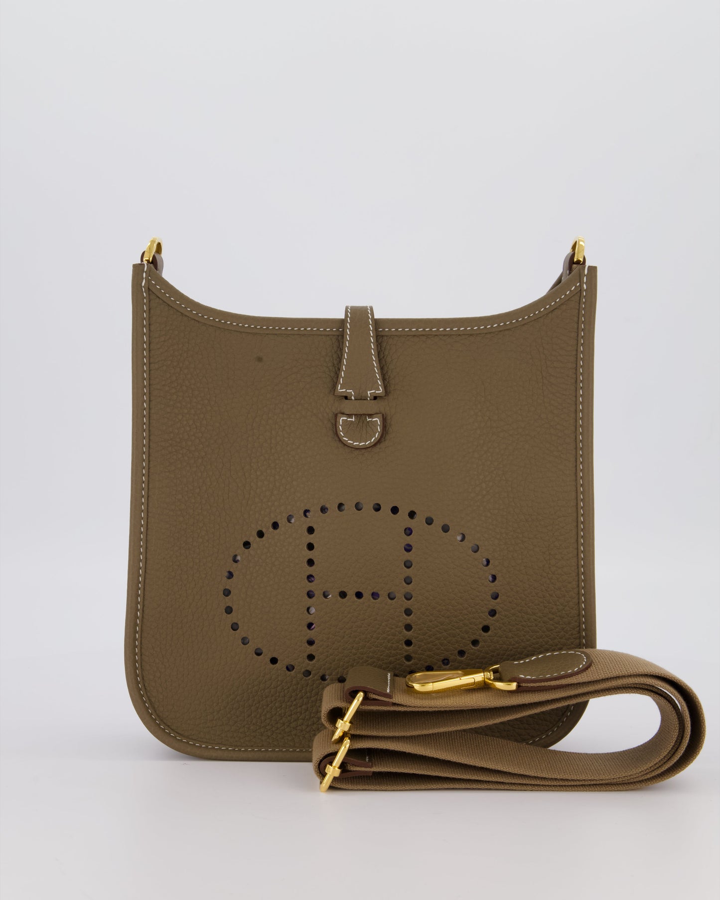 *HOT & RARE* Hermes Evelyne III 23 Bag in Etoupe Taurillon Clemence Leather with Gold Hardware