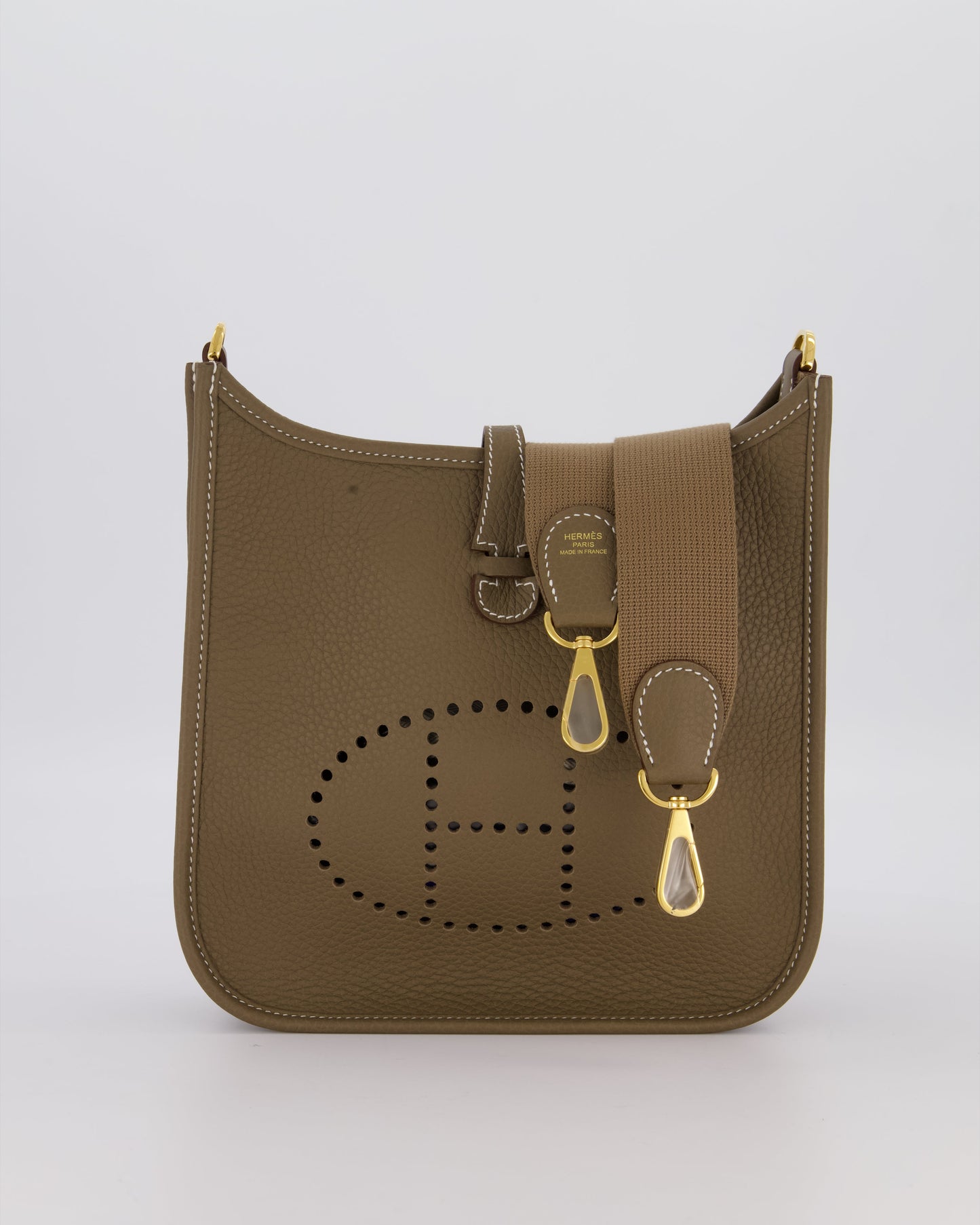 *HOT & RARE* Hermes Evelyne III 23 Bag in Etoupe Taurillon Clemence Leather with Gold Hardware