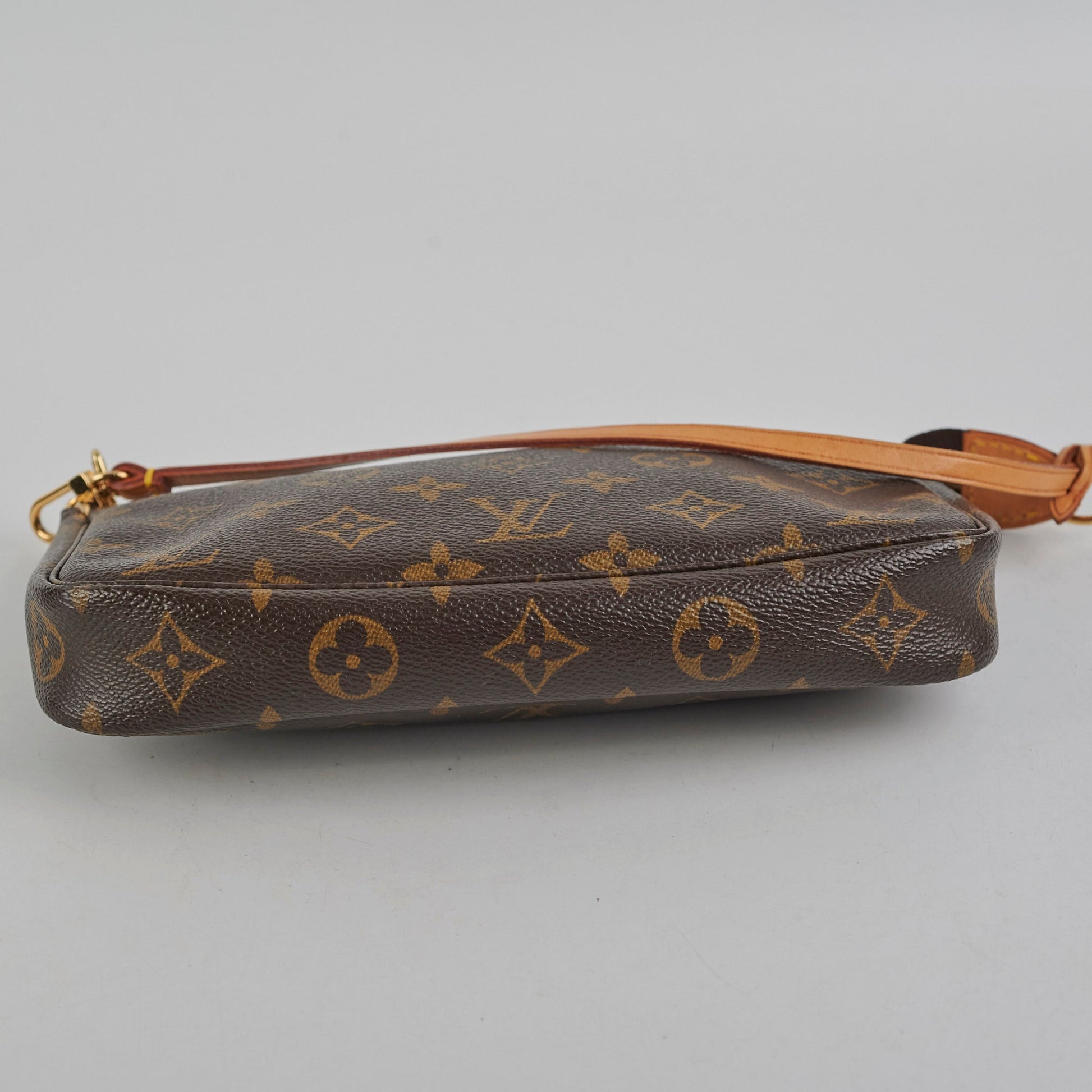 Louis Vuitton Pochette Monogram Accesaries