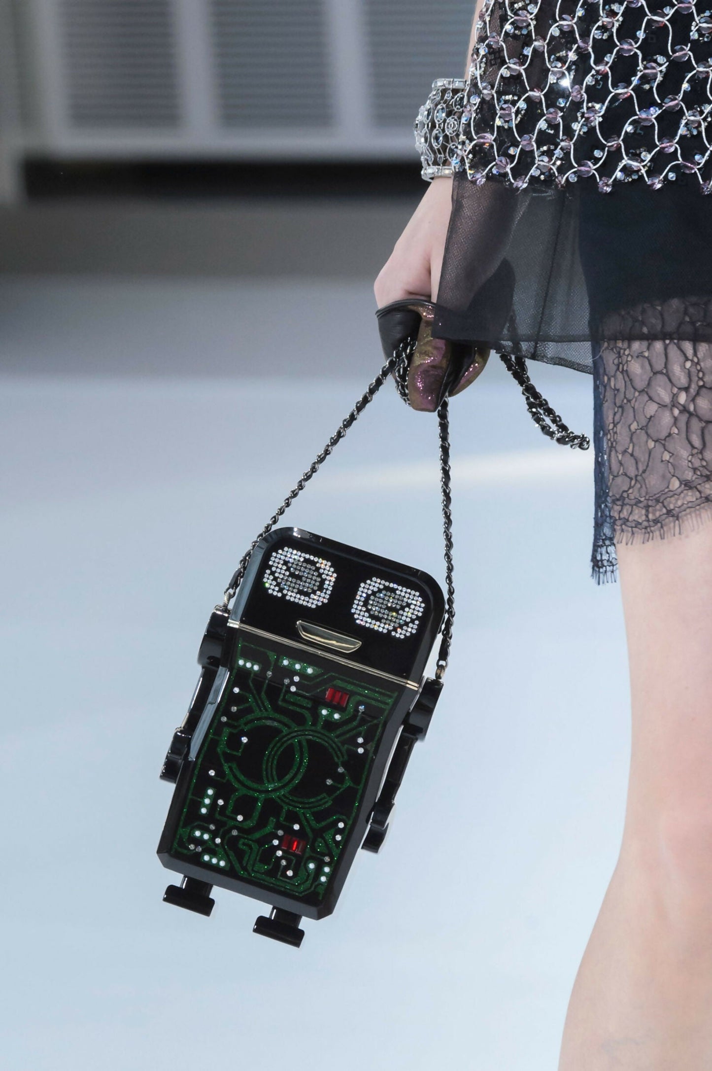 Chanel 2017 Data Center Runway Robot MinaudiÃ¨re