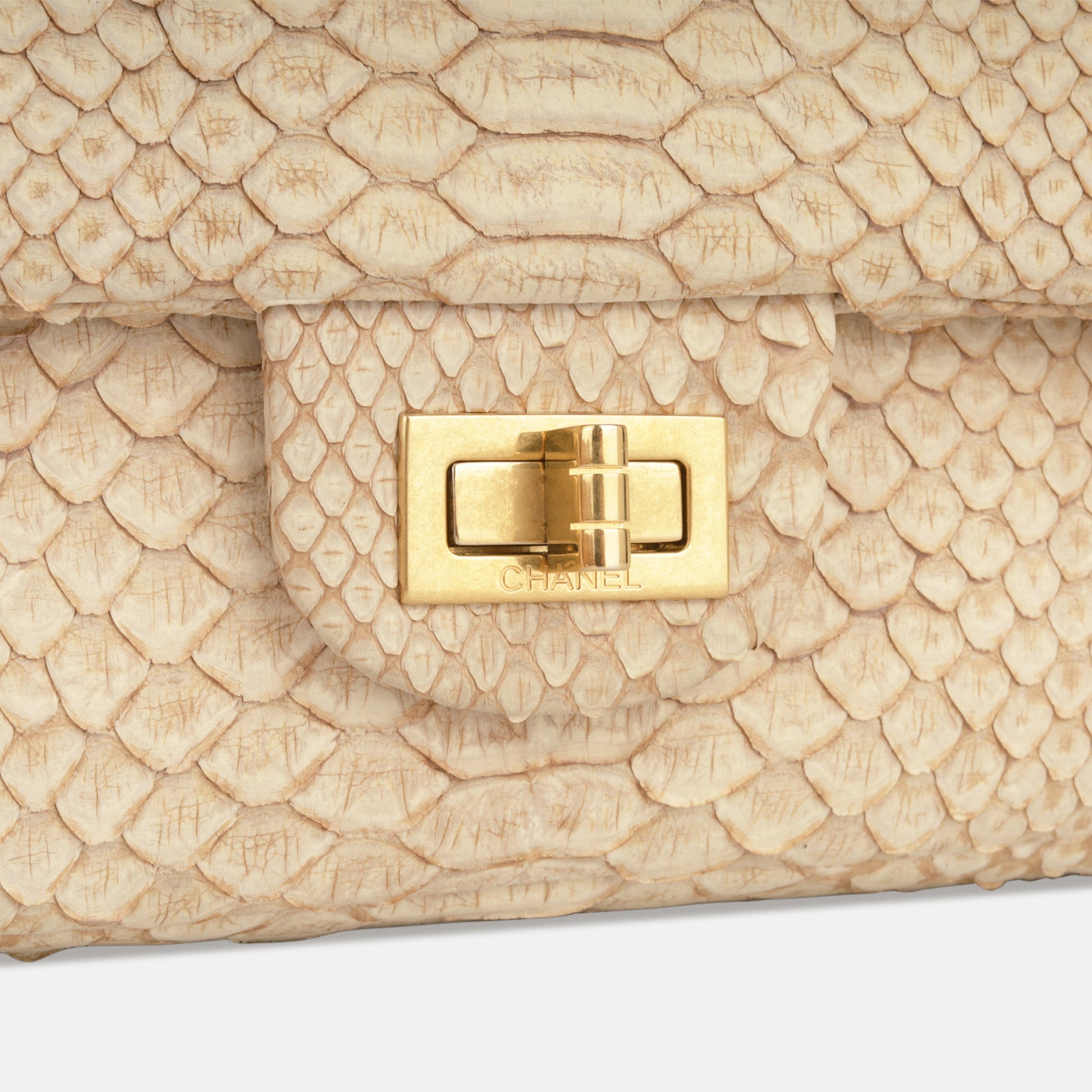 Chanel 2.55 Re-Issue - 226