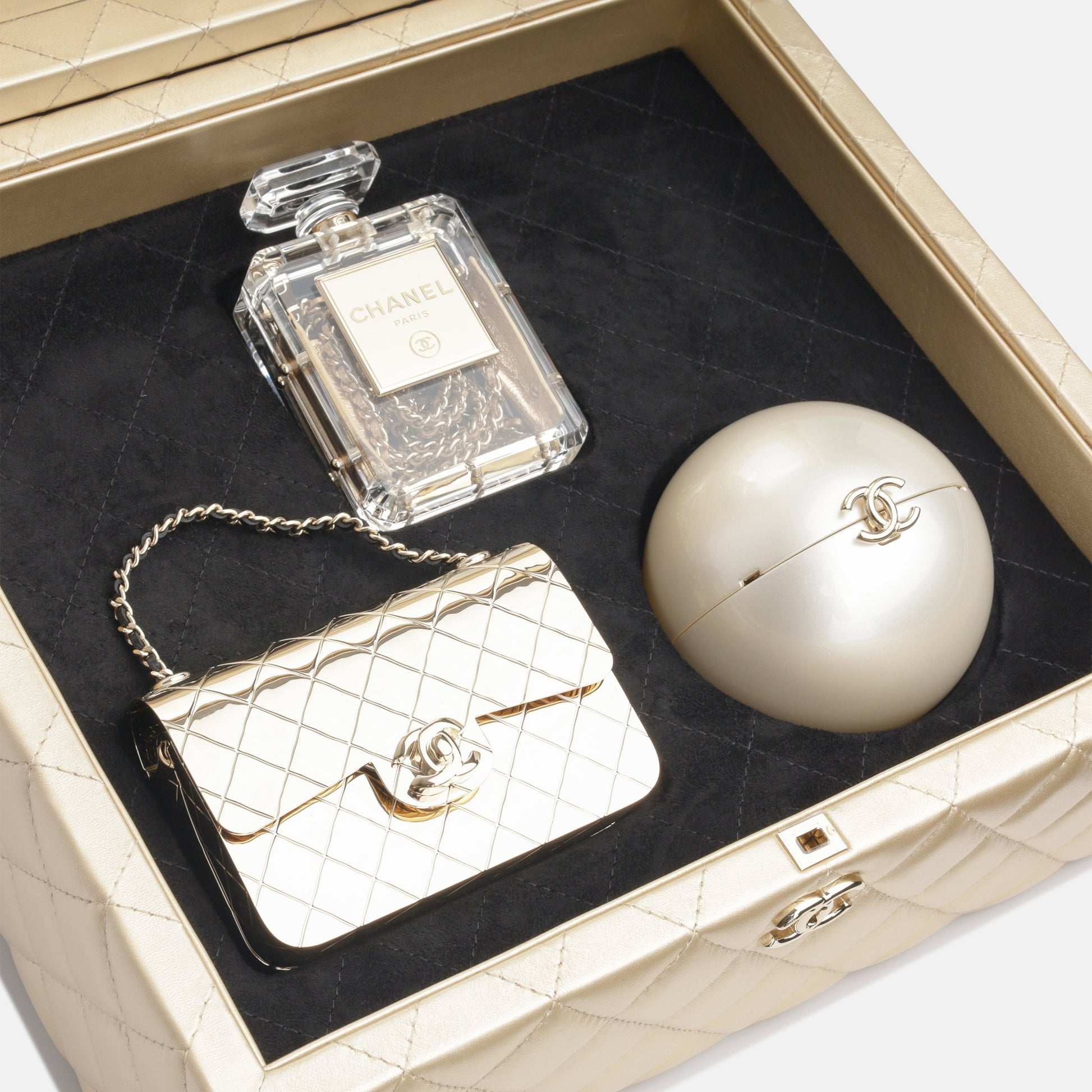 Chanel MÃ©tiers d Art Trunk
