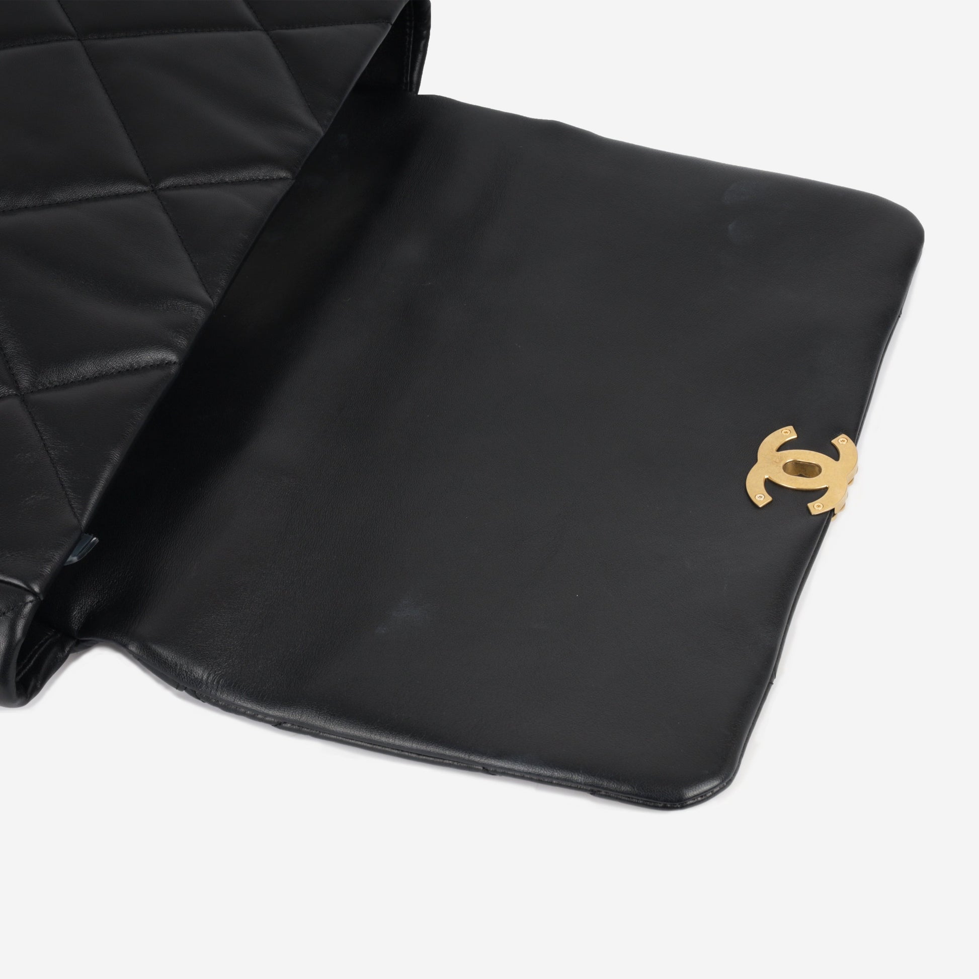 Chanel Maxi 19 Flap