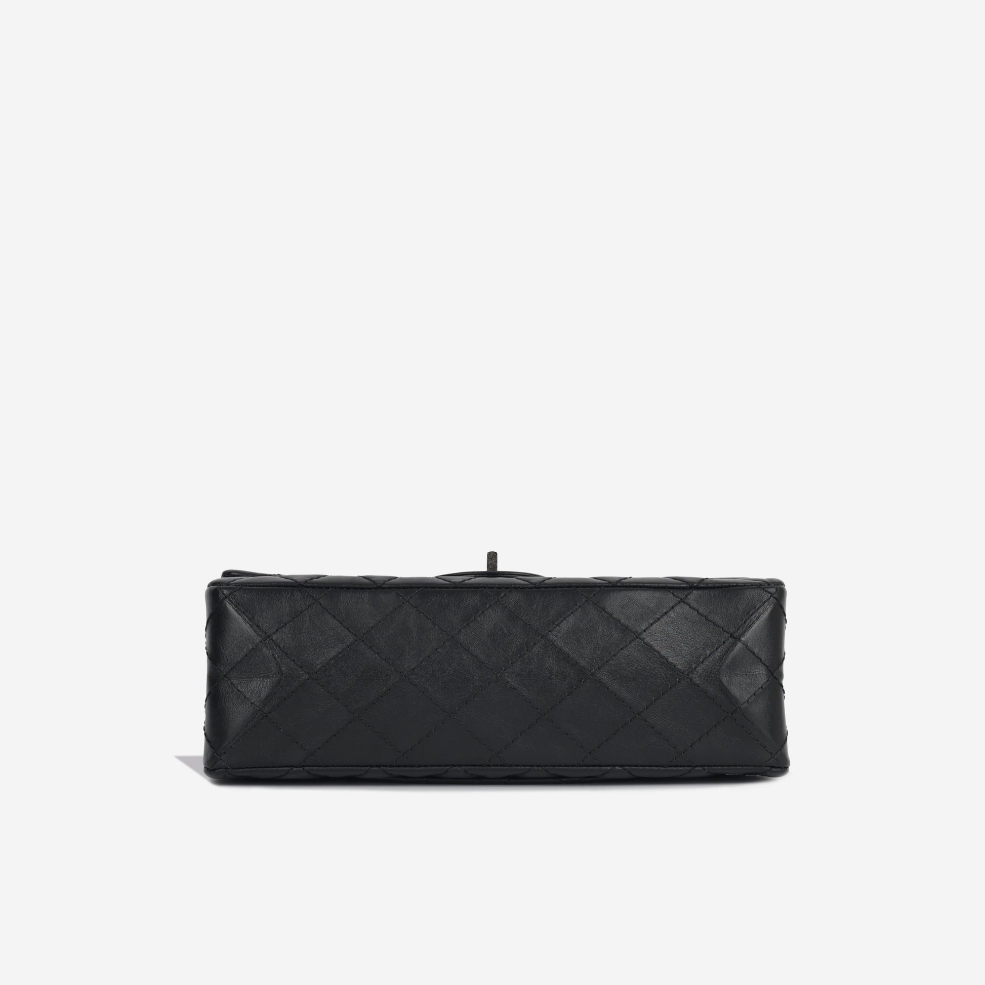 Chanel 2.55 Reissue - 225