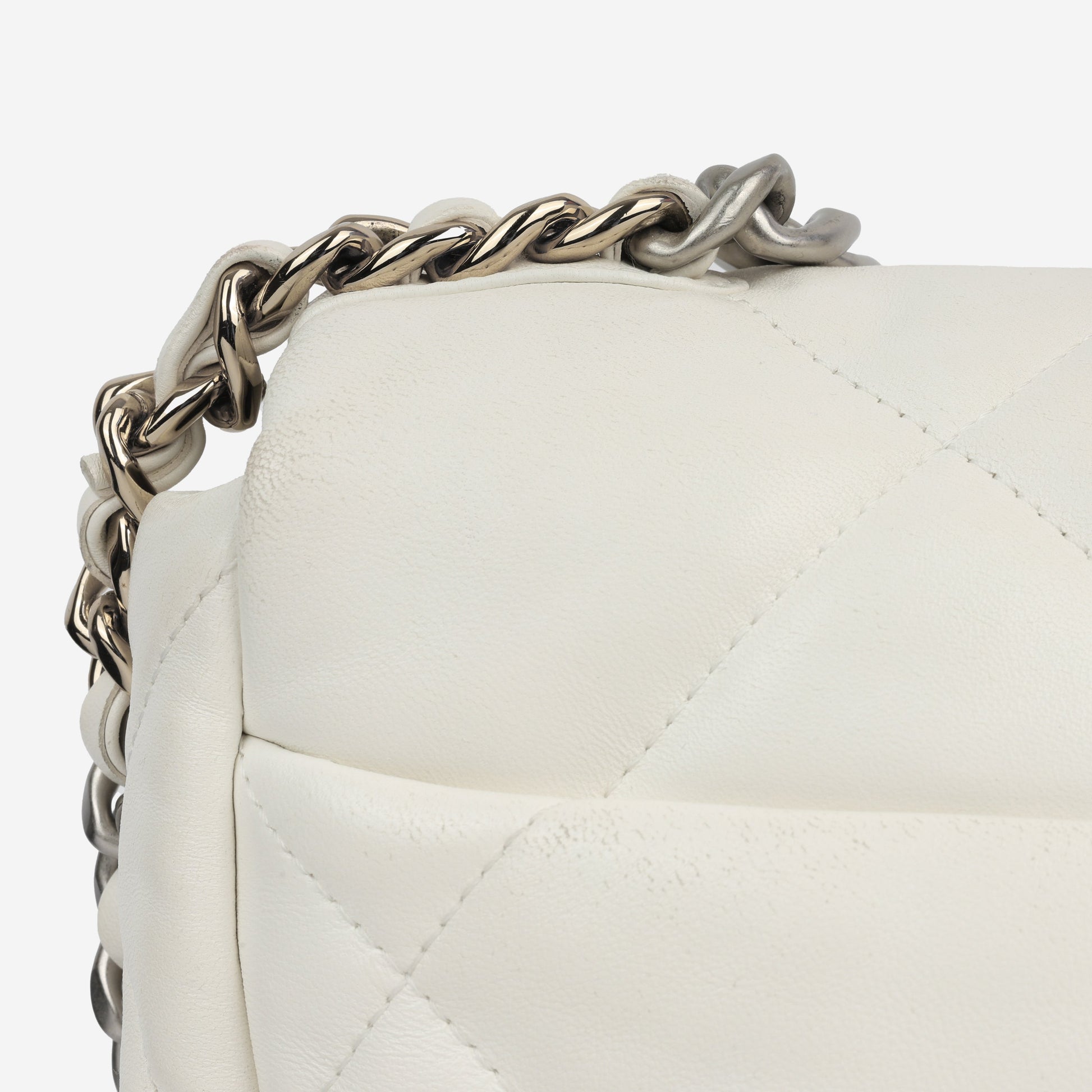 Chanel Chanel 19 - Small White