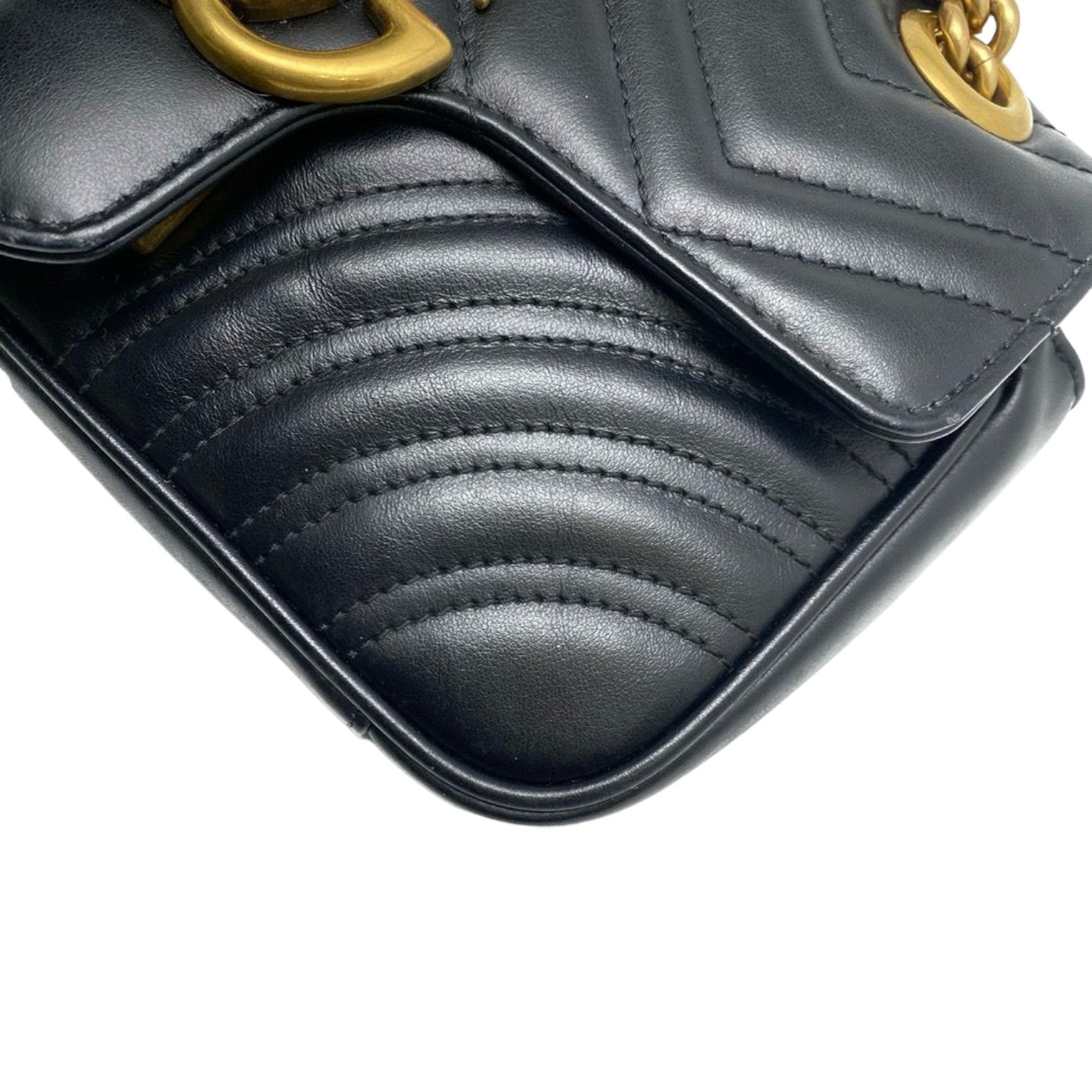 Gucci Chain Leather Shoulder Bag