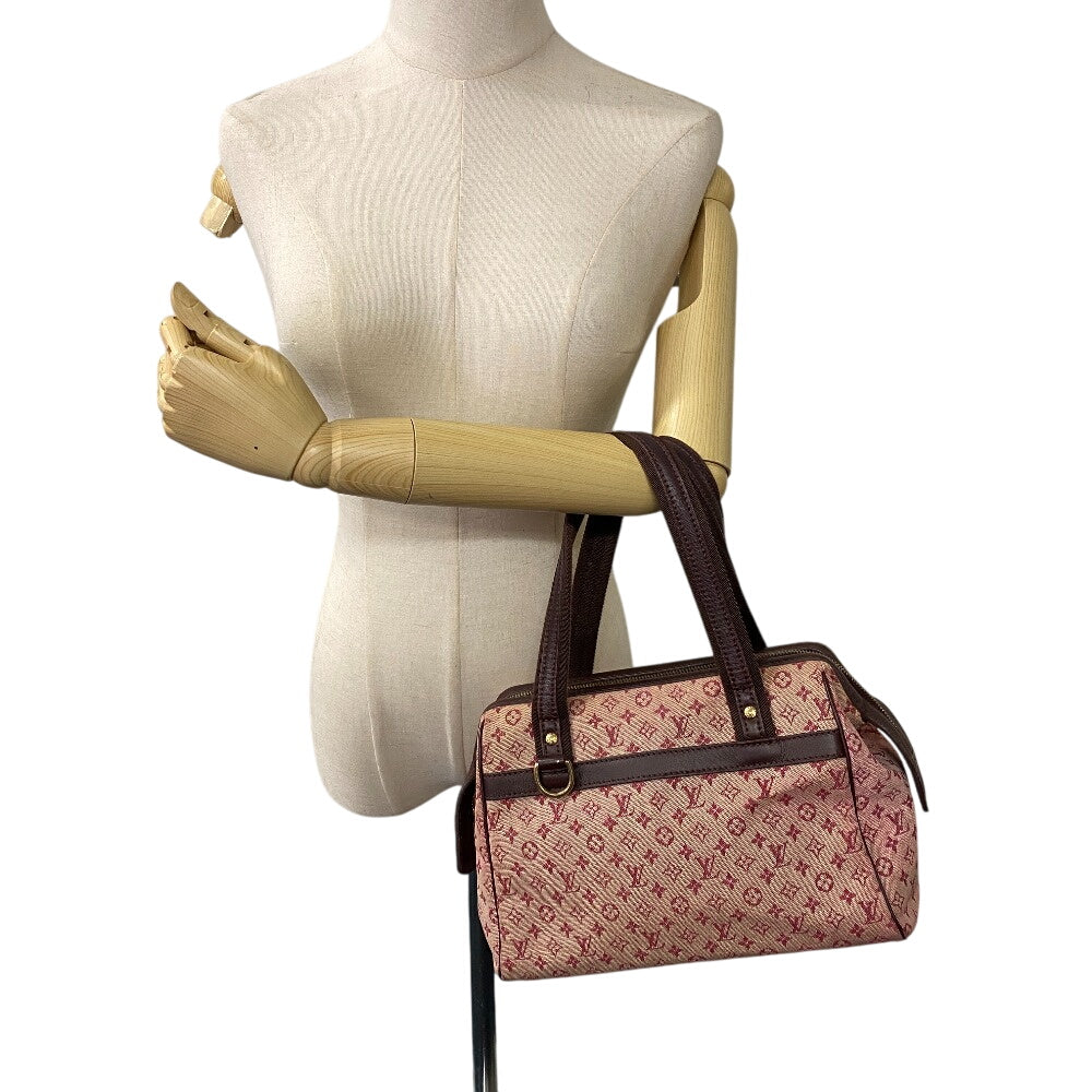 Elegant Women's Shoulder Bag | LOUIS VUITTON Shoulder Bag Taiga black Shoulder Bag Taiga Andrey Aldwards mens