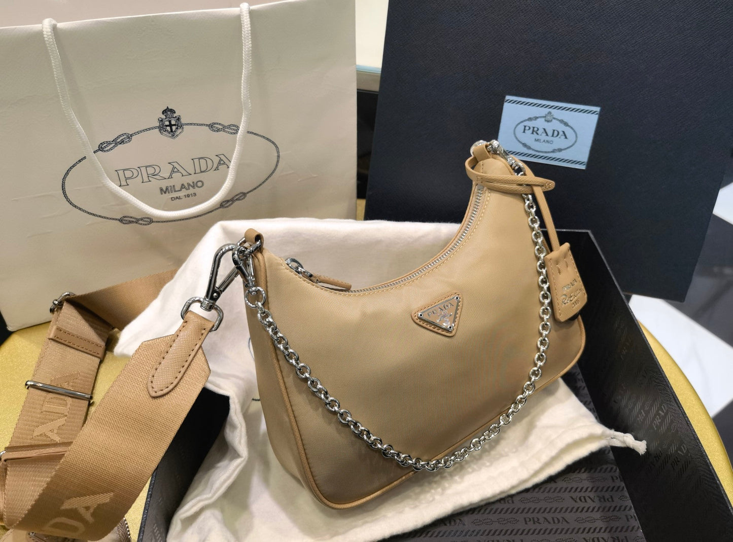 BOLSA Prada RE-EDITION Luxury Handbag