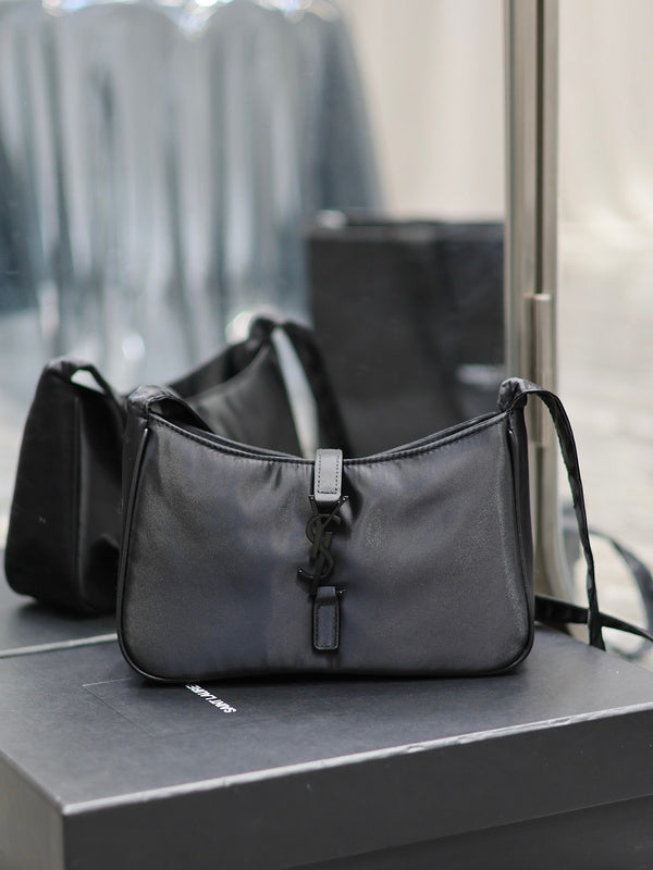 Yves Saint Laurent - Bags