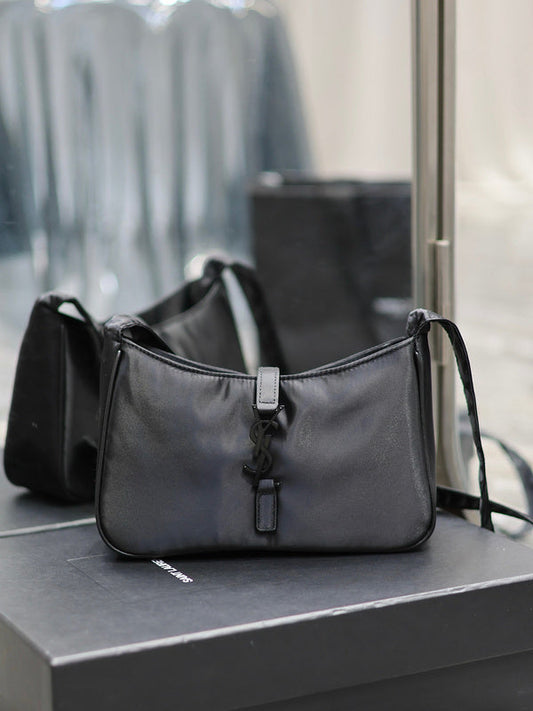 Yves Saint Laurent - Bags