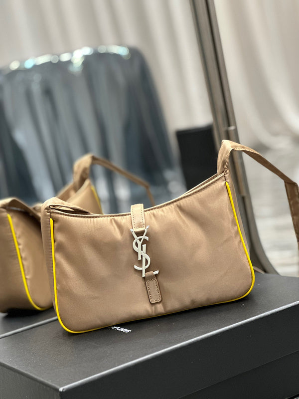 Yves Saint Laurent - Bags