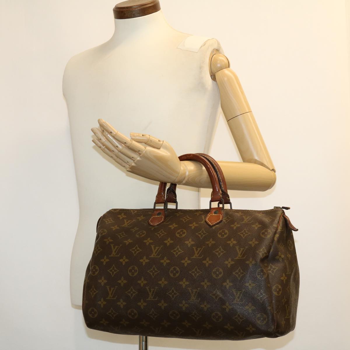 LOUIS VUITTON Monogram 35 Hand Bag M41524 LV ar9187