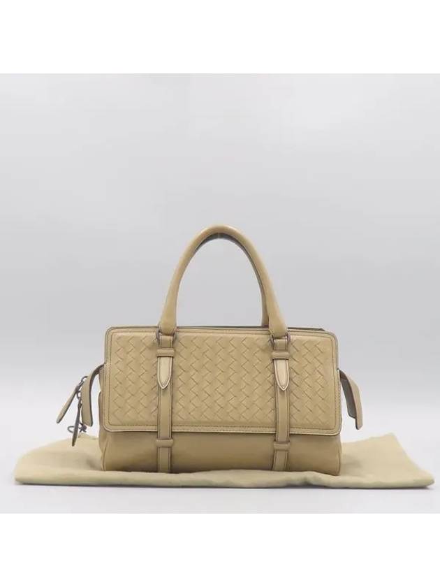 Luxury Bottega Veneta beige tote bag