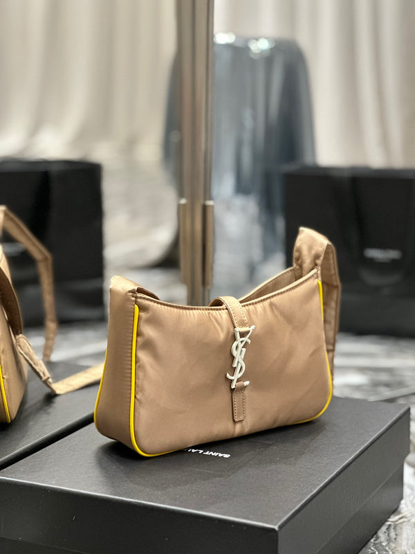 Yves Saint Laurent - Bags
