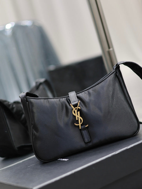 Yves Saint Laurent - Bags