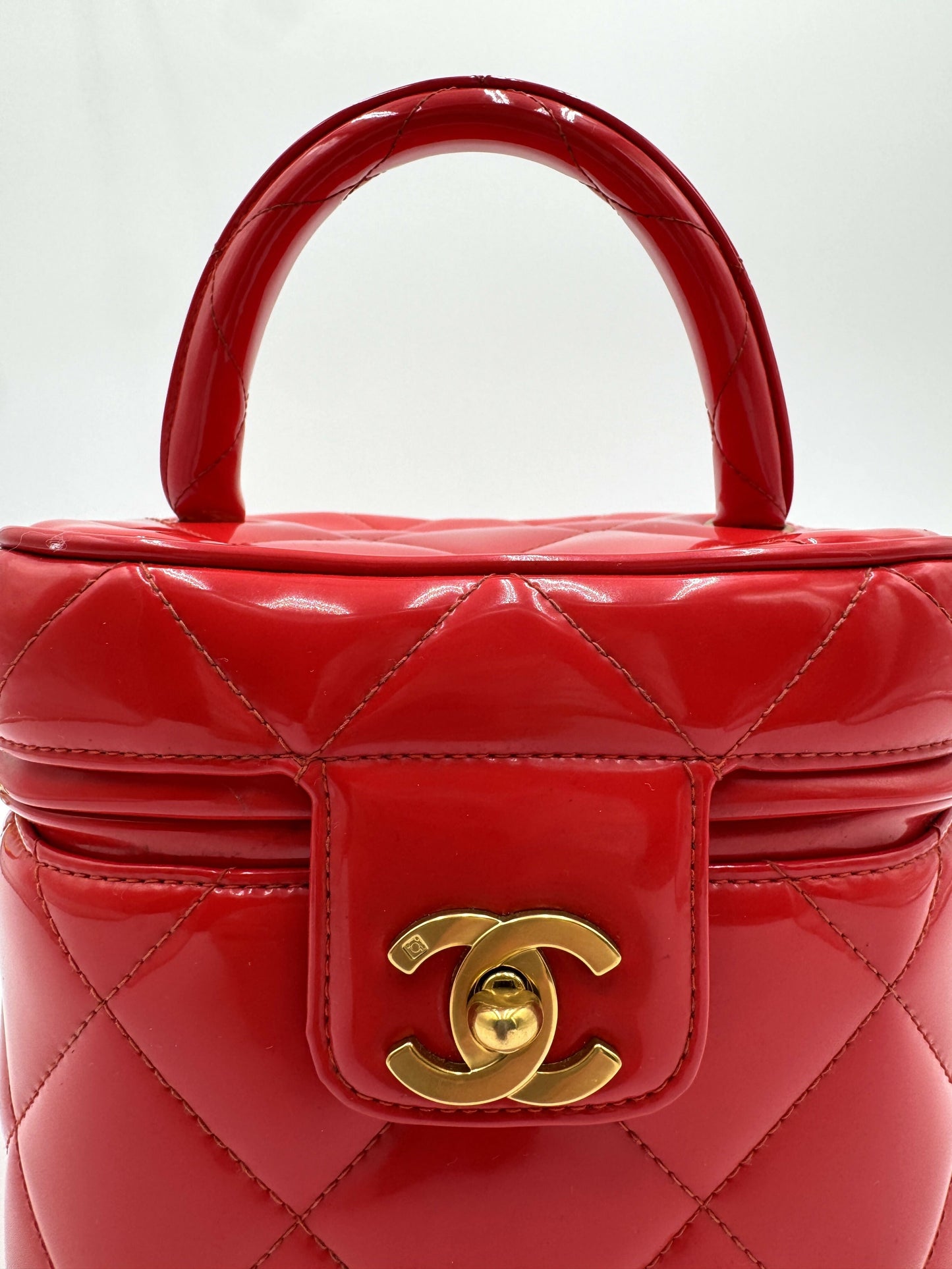 Chanel 1995 Barbie Red Heart-Mirror Vanity Case Bag