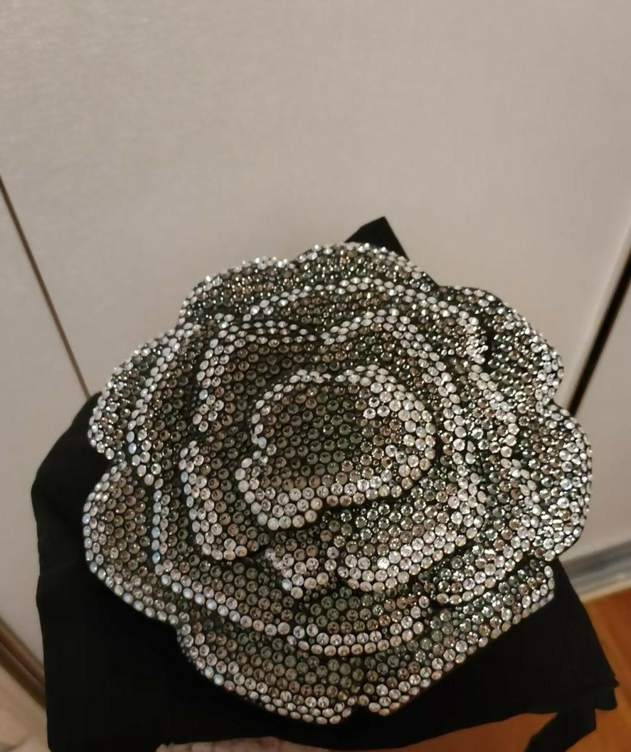 Chanel Camellia Strass MinaudiÃ¨re  Fall/Winter 2018 Collection