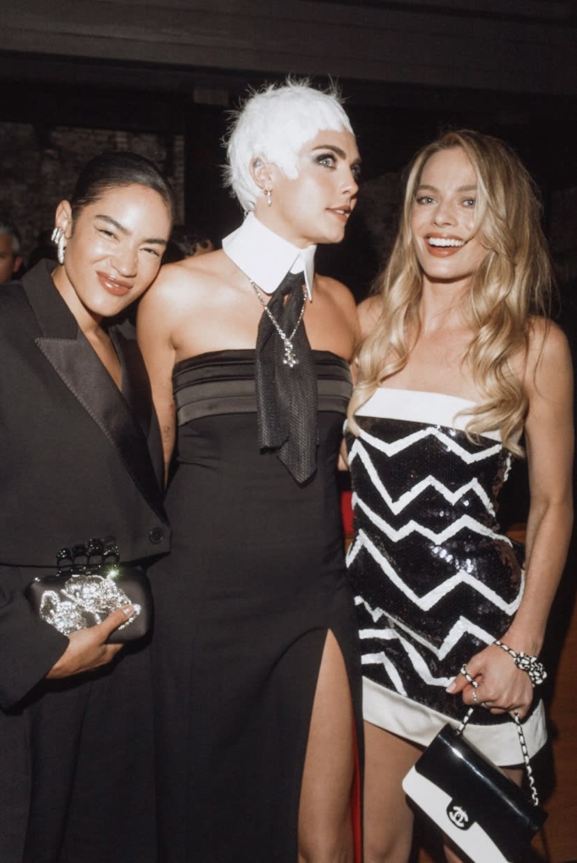 Chanel Black White Acrylic Chain Bag collector s items