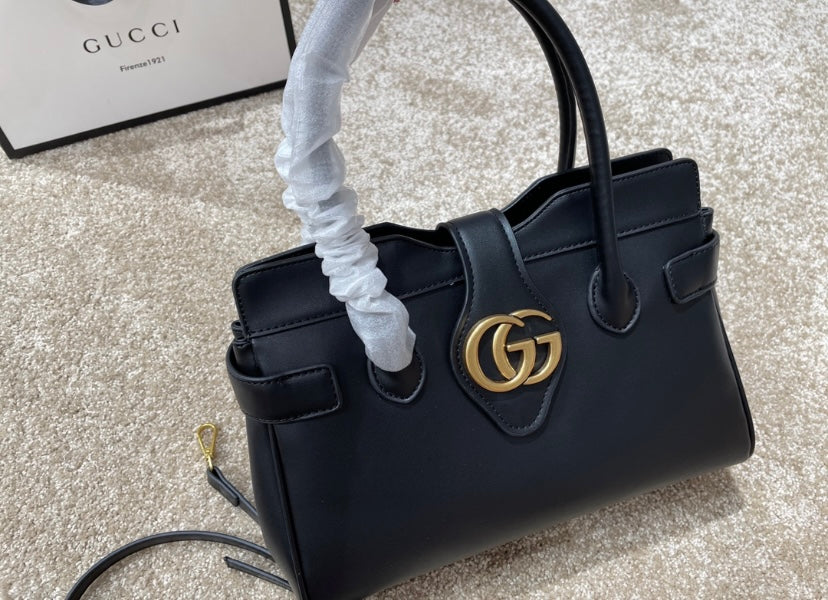 Gucci Woman Shoulder Bag Style 1