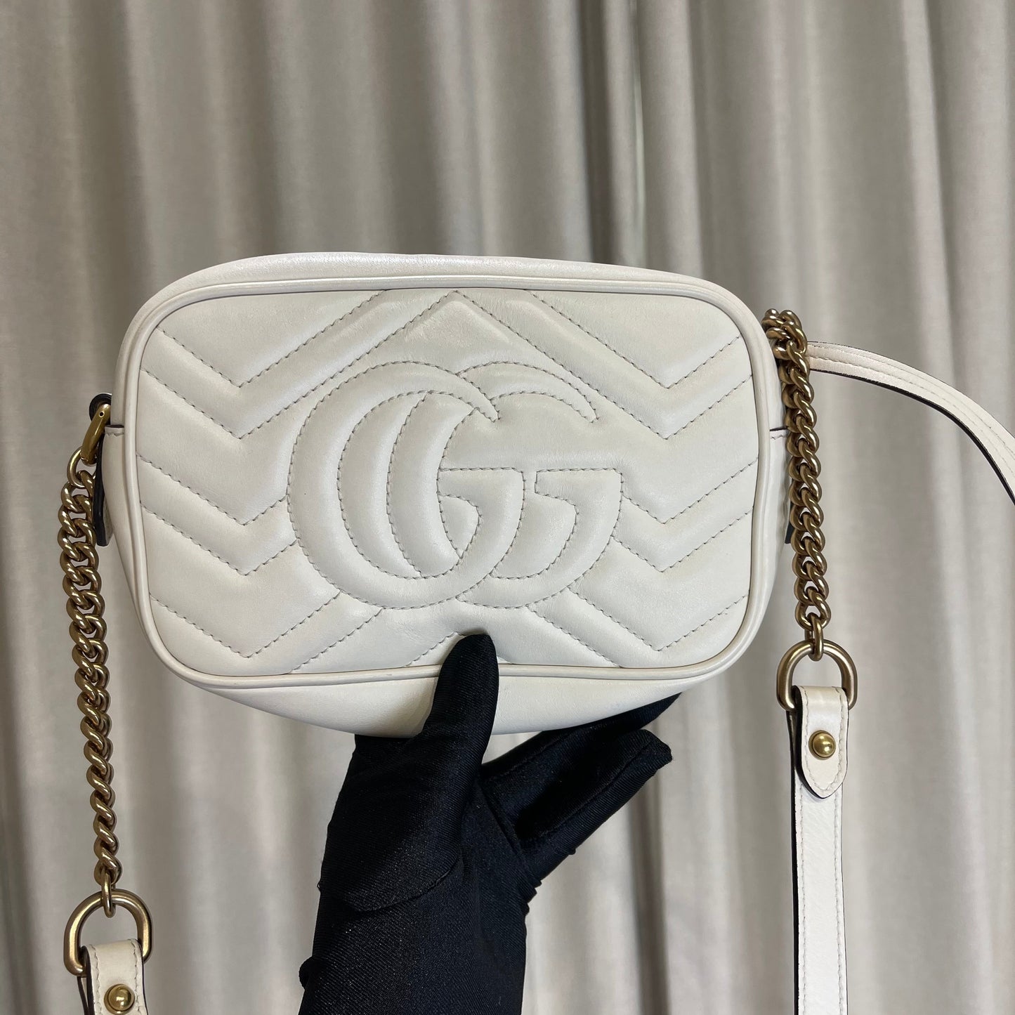 Gucci Chain Leather Shoulder Bag