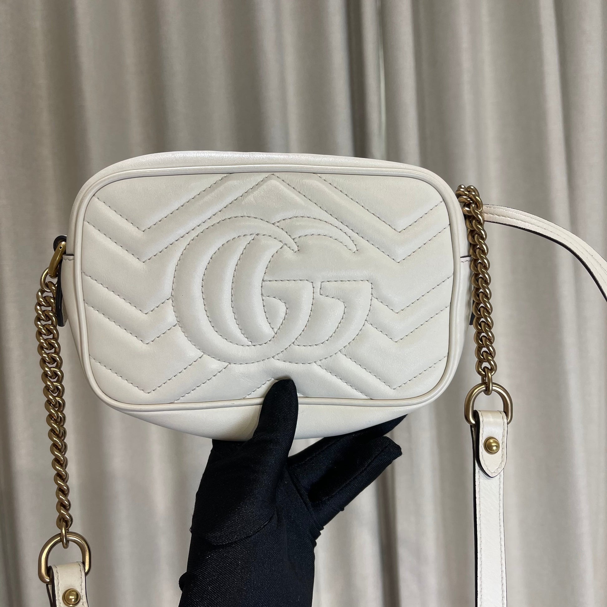 Gucci Chain Leather Shoulder Bag