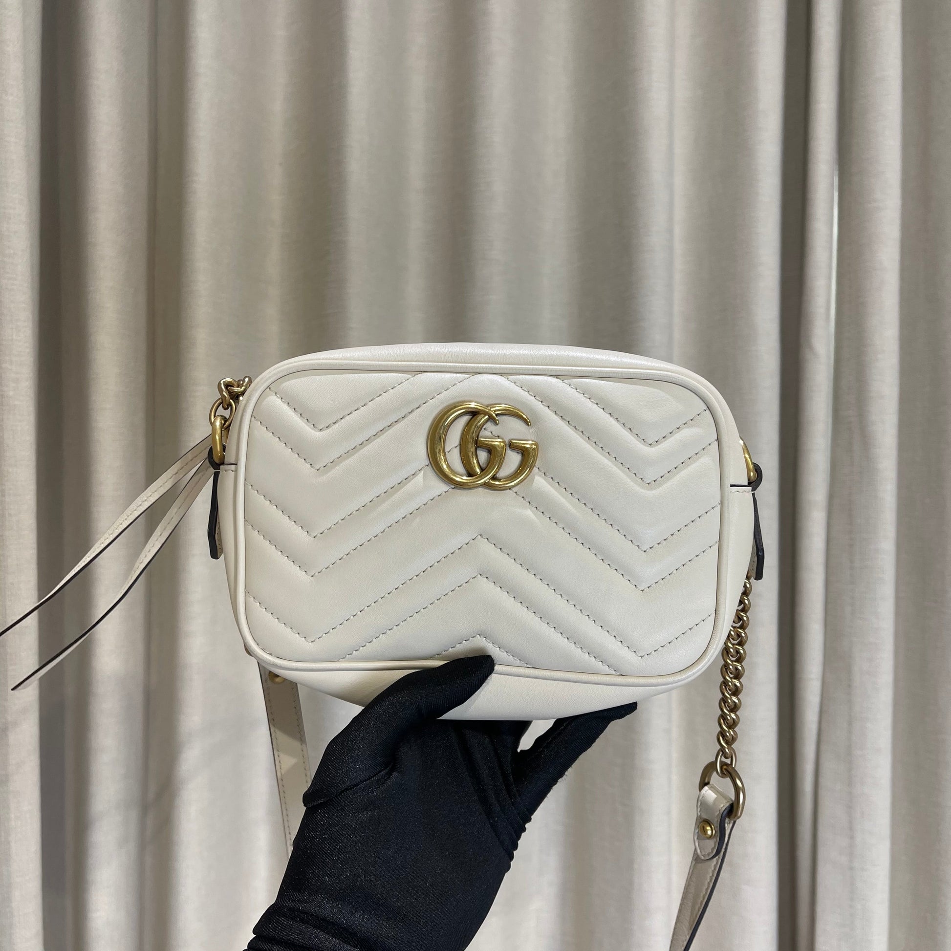 Gucci Chain Leather Shoulder Bag