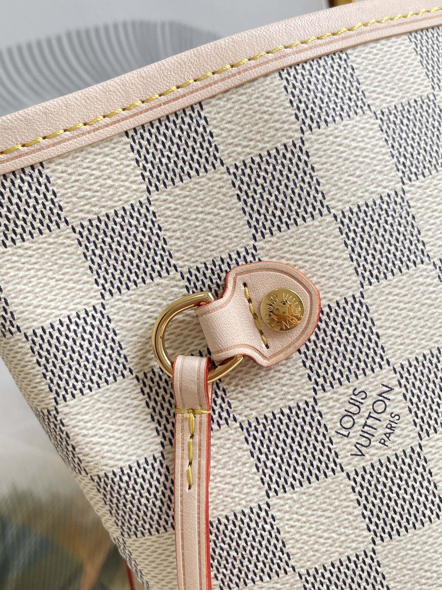 Louis Vuitton Neverfull MM Tote Bag