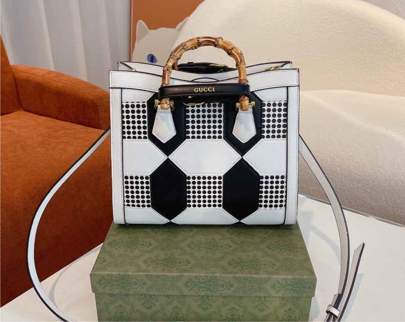 Gucci Woman Handbag Style 8