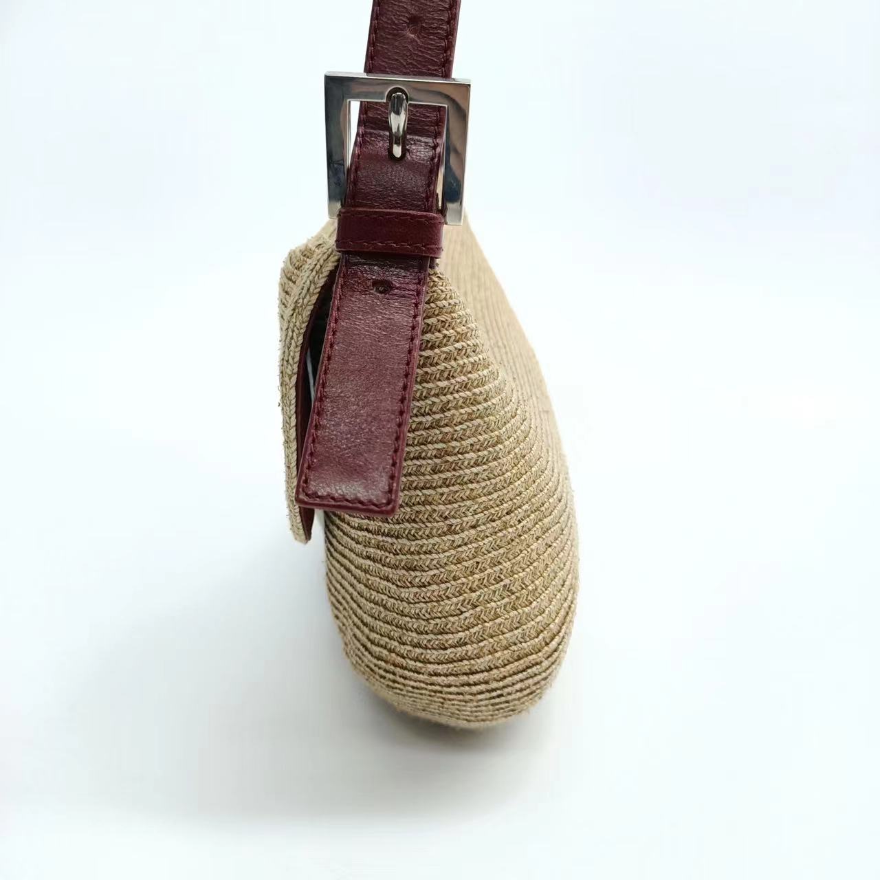 Fendi Baguette Straw Raffia bag with leather lining