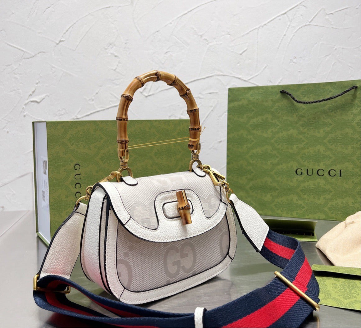 Gucci Woman Shoulder Bag Style 20