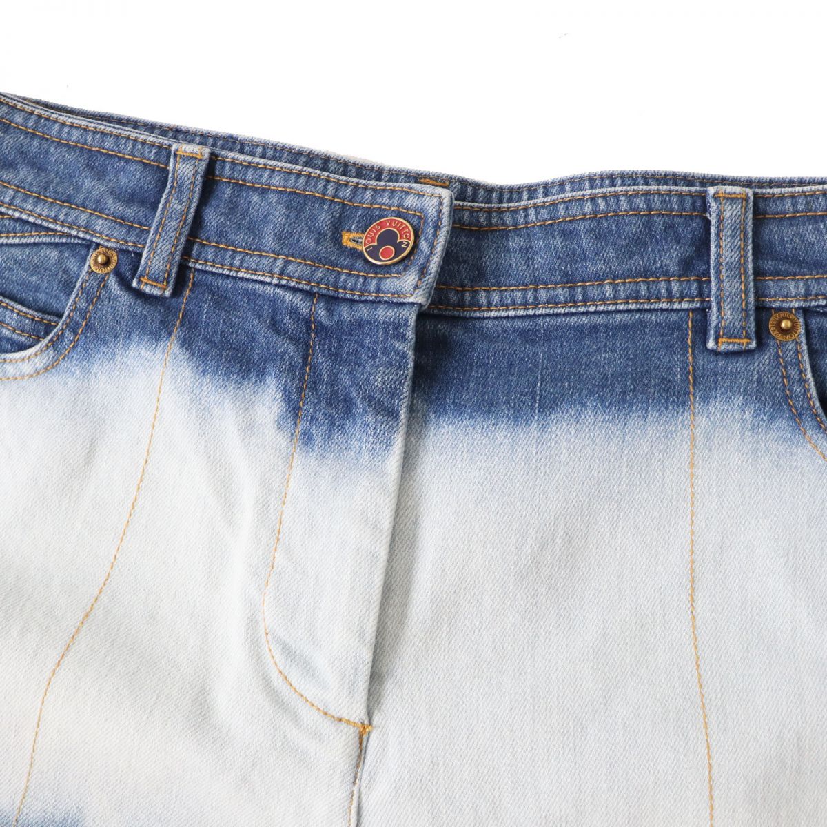 LOUIS VUITTON Shorts Outer: 98% cotton, Outer: 2% polyurethane, Lining: 100% cotton, Part: leather Indigo Blue (Gradation) Women 38