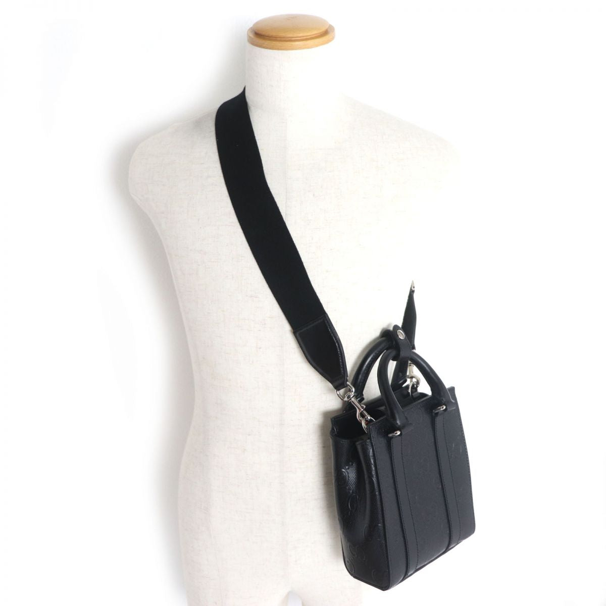 GUCCI Shoulder Bag Main: Leather black mens
