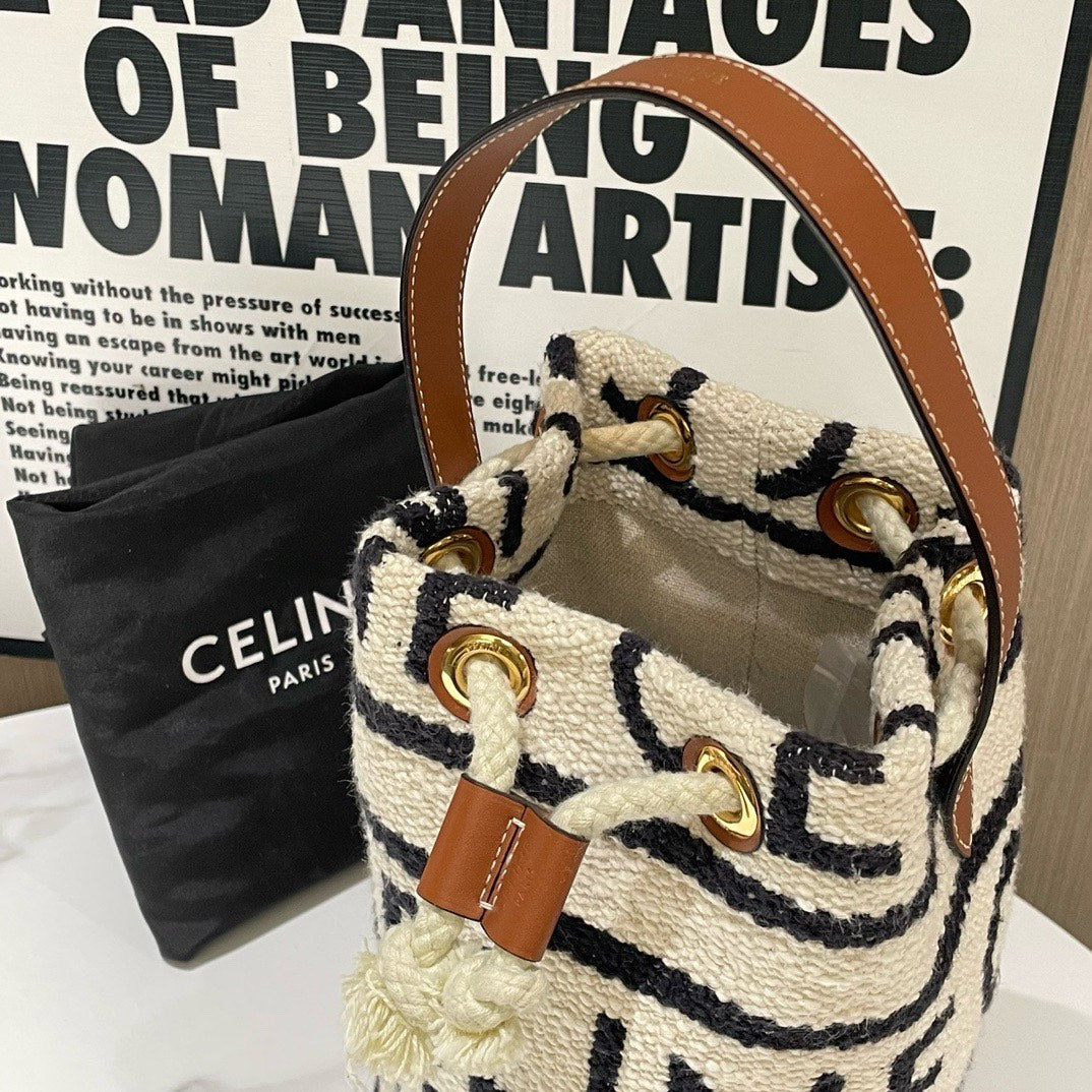 ?? Luxury CELINE Shearing Bucket Bag #13224