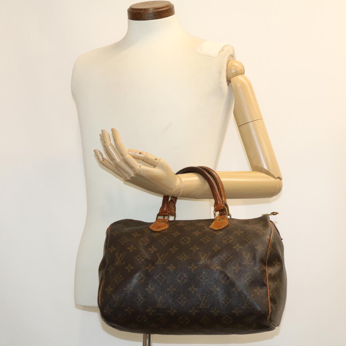LOUIS VUITTON Monogram 30 Hand Bag M41526 LV rd4655