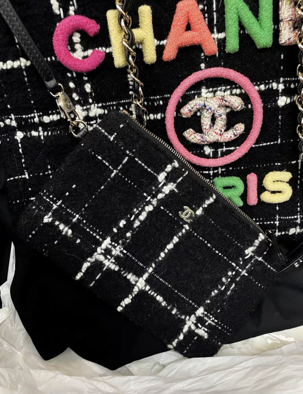 Chanel 22AW black and white plaid with colorful letters woolen beach bag